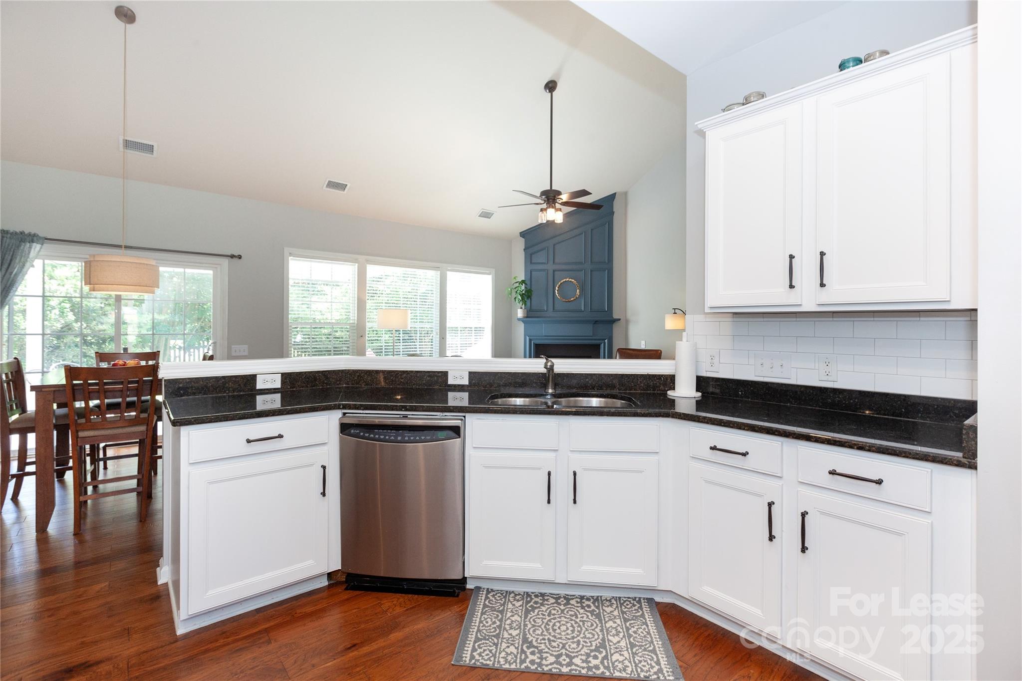 2304 Coltsgate Road Property Photo 12