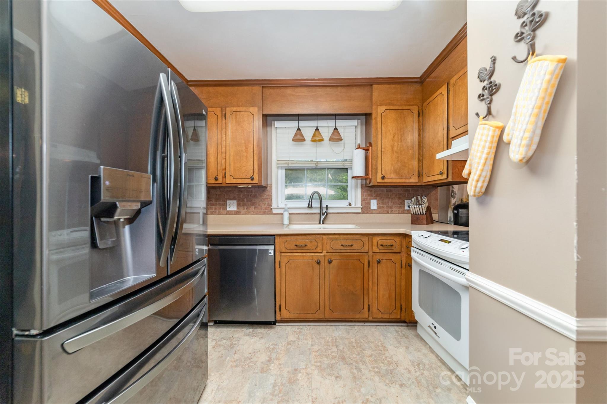 8009 Jefferson Colony Road Property Photo 10