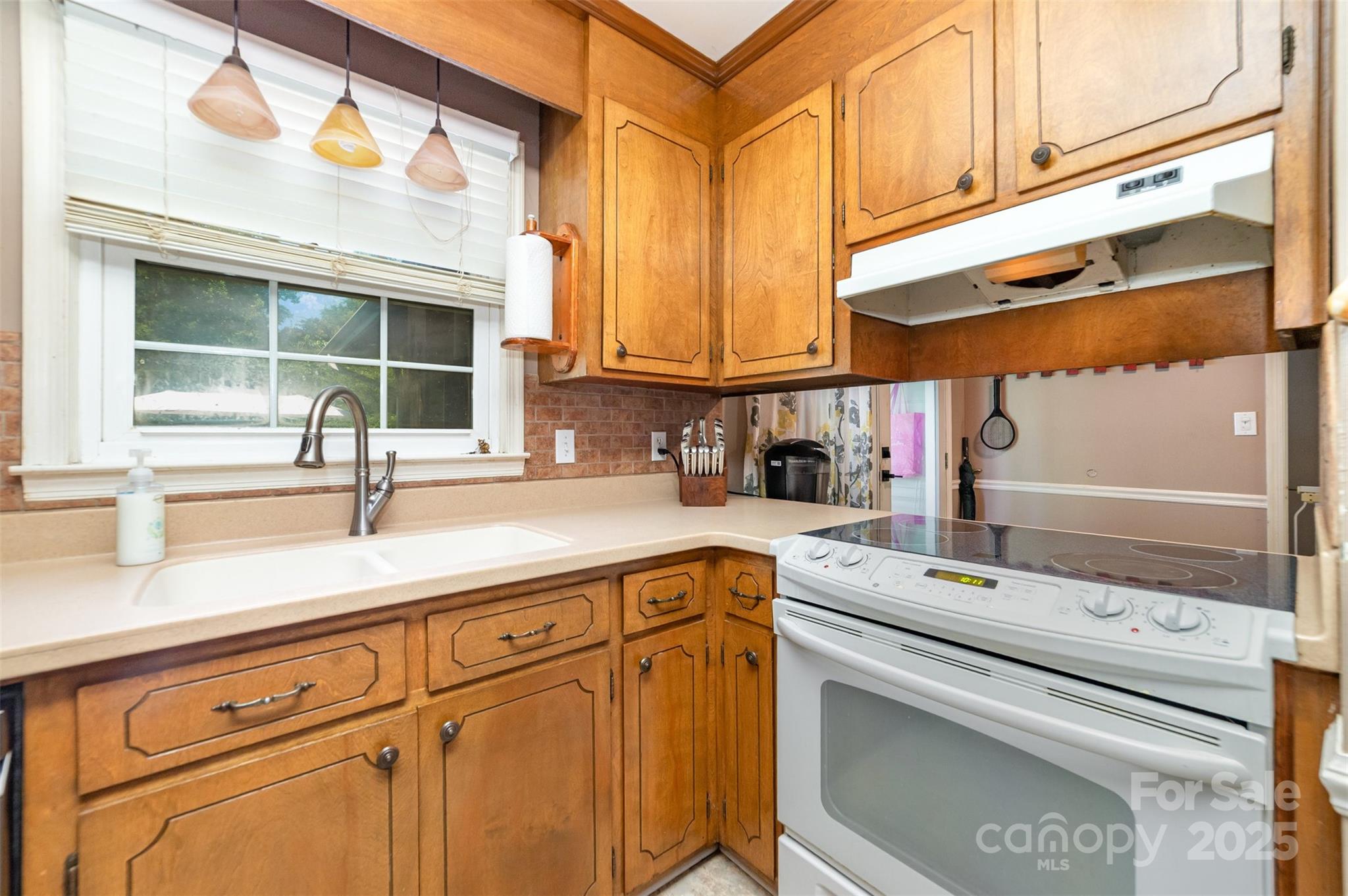8009 Jefferson Colony Road Property Photo 11