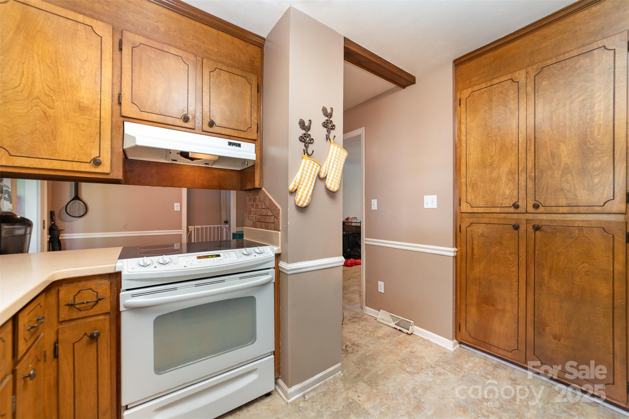 8009 Jefferson Colony Road Property Photo 12