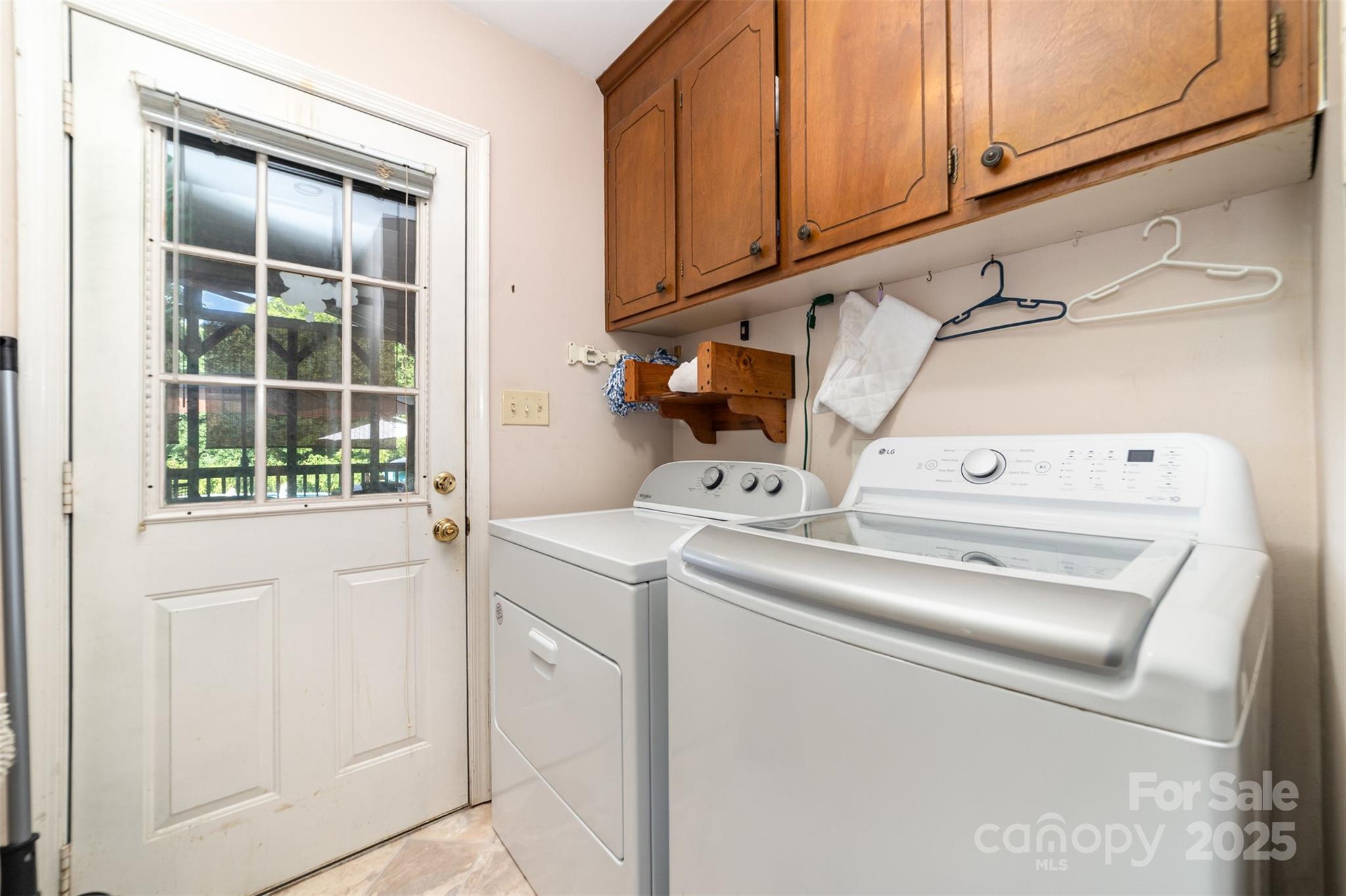 8009 Jefferson Colony Road Property Photo 13