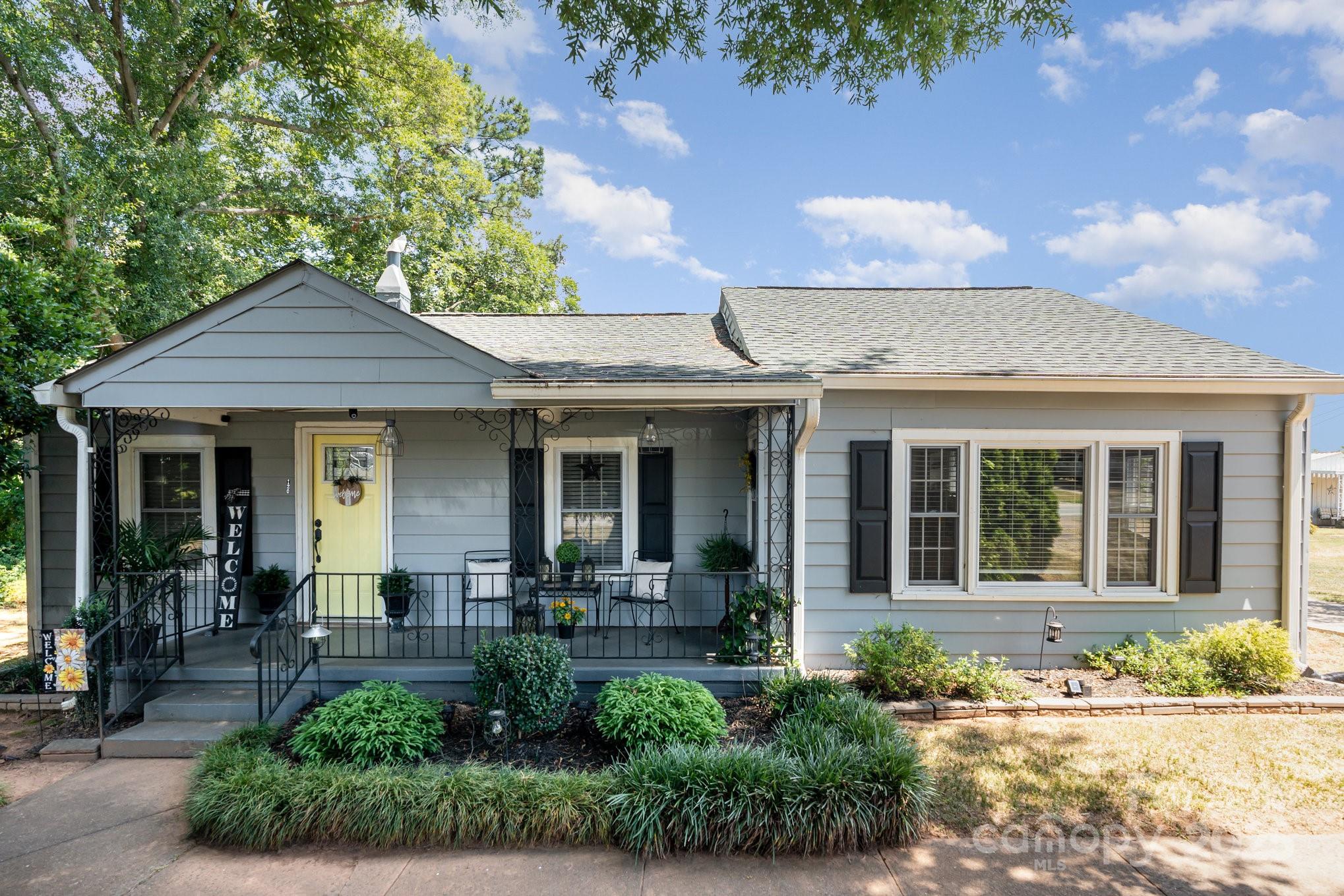 120 Abernathy Street Property Photo 1