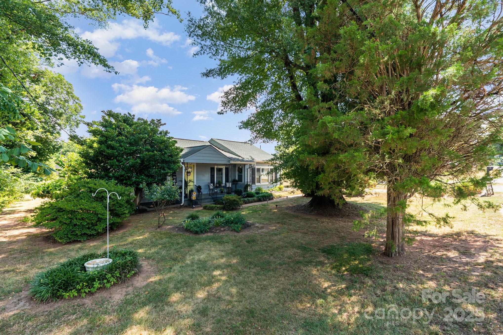 120 Abernathy Street Property Photo 9