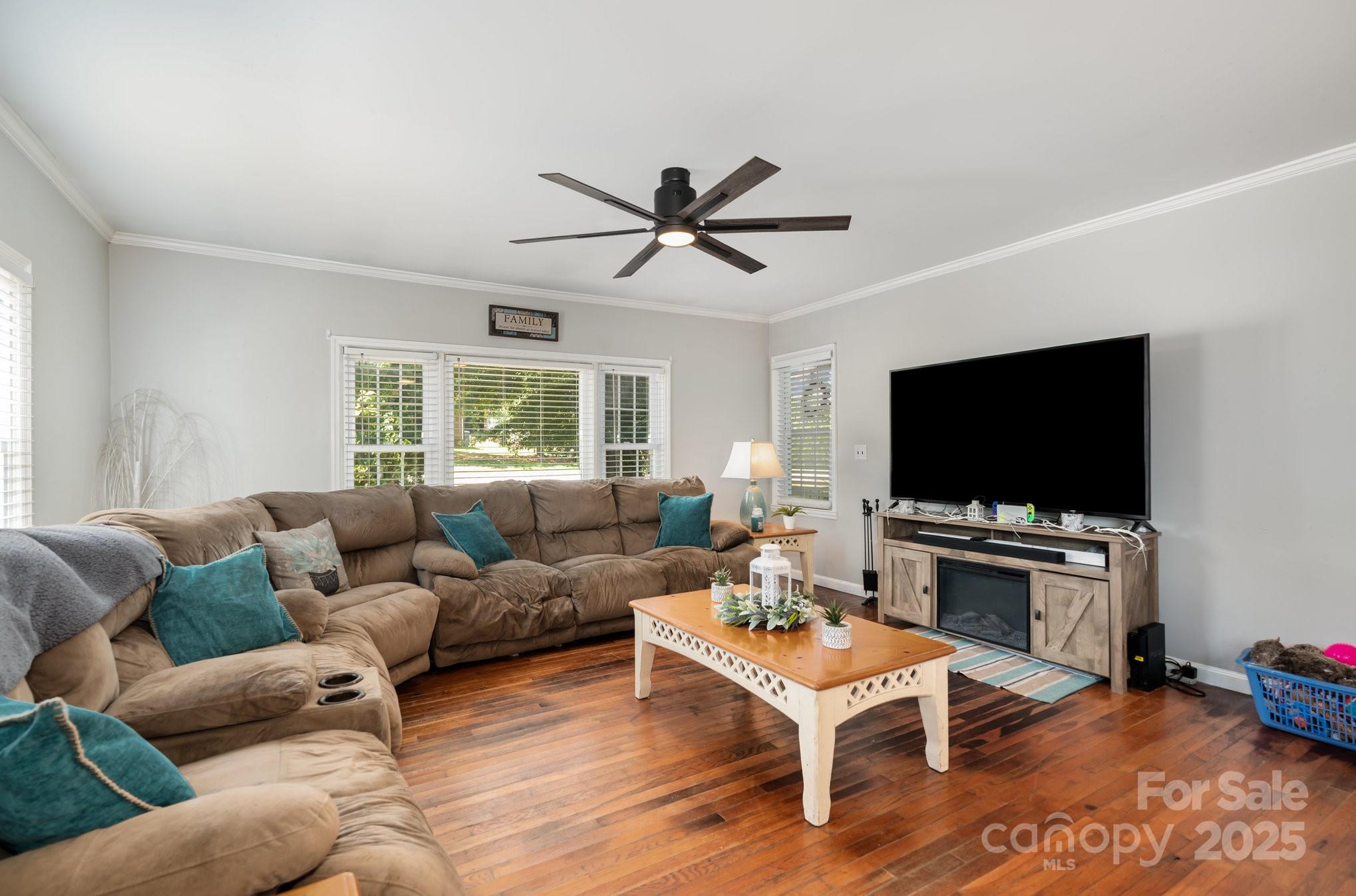 120 Abernathy Street Property Photo 11