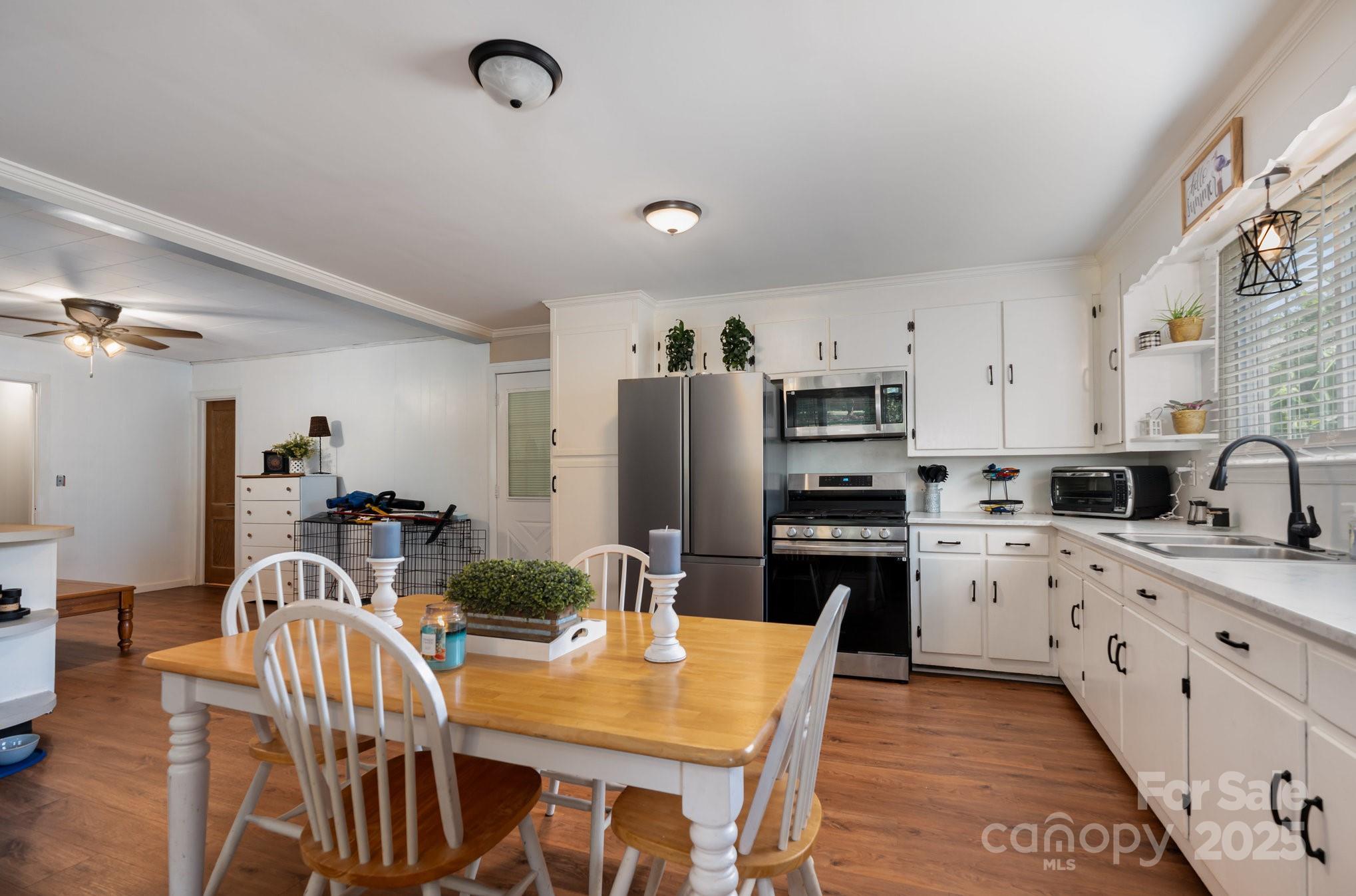 120 Abernathy Street Property Photo 17