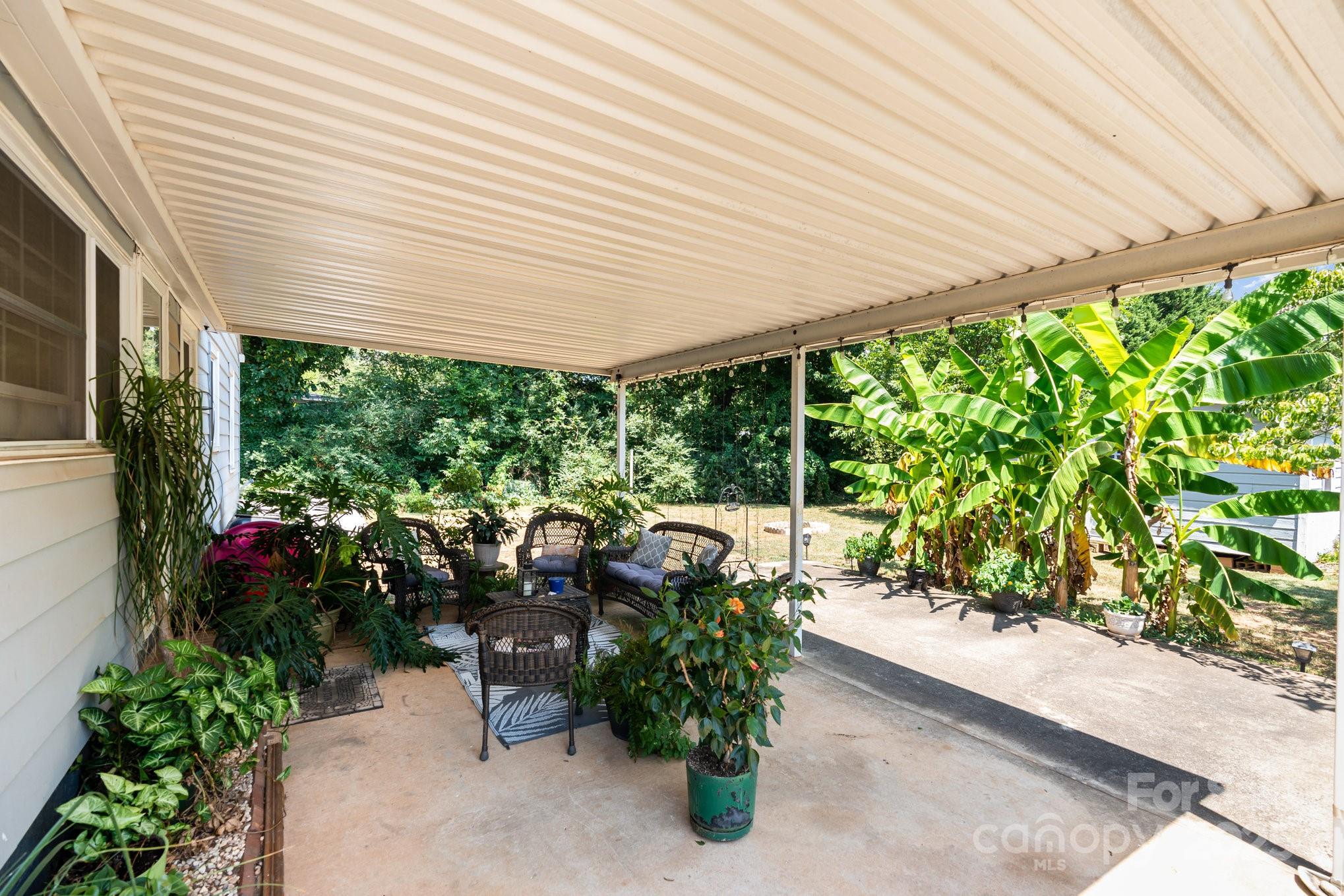 120 Abernathy Street Property Photo 24