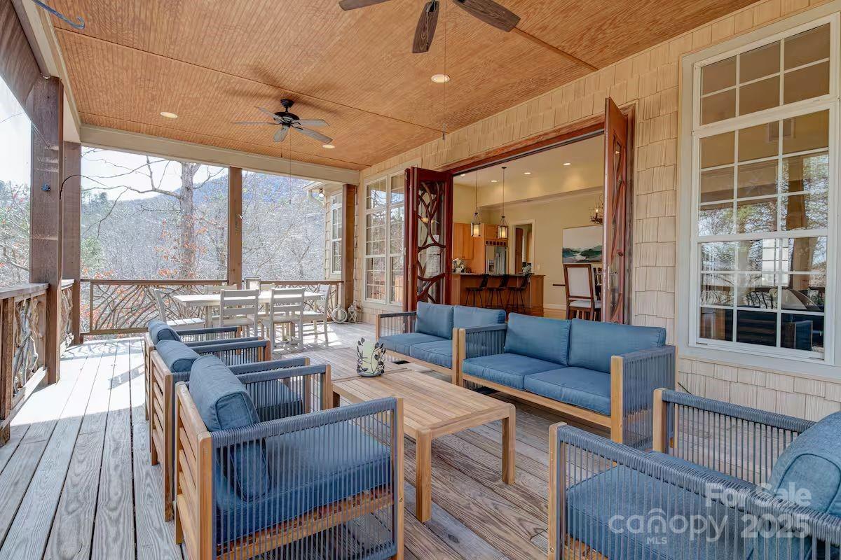 376 Grandview Drive Property Photo 15