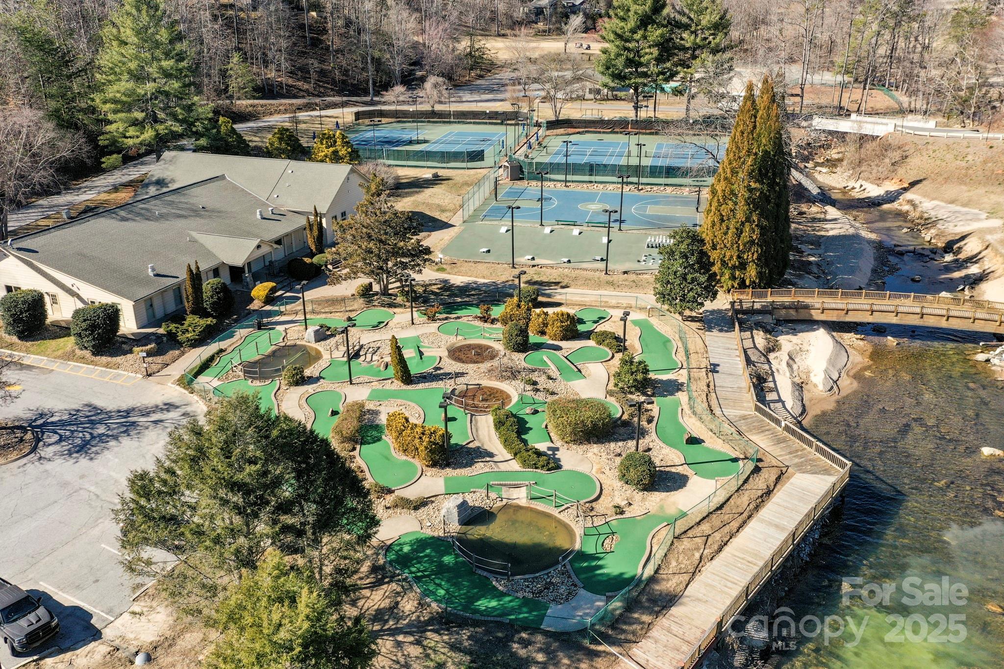 376 Grandview Drive Property Photo 44