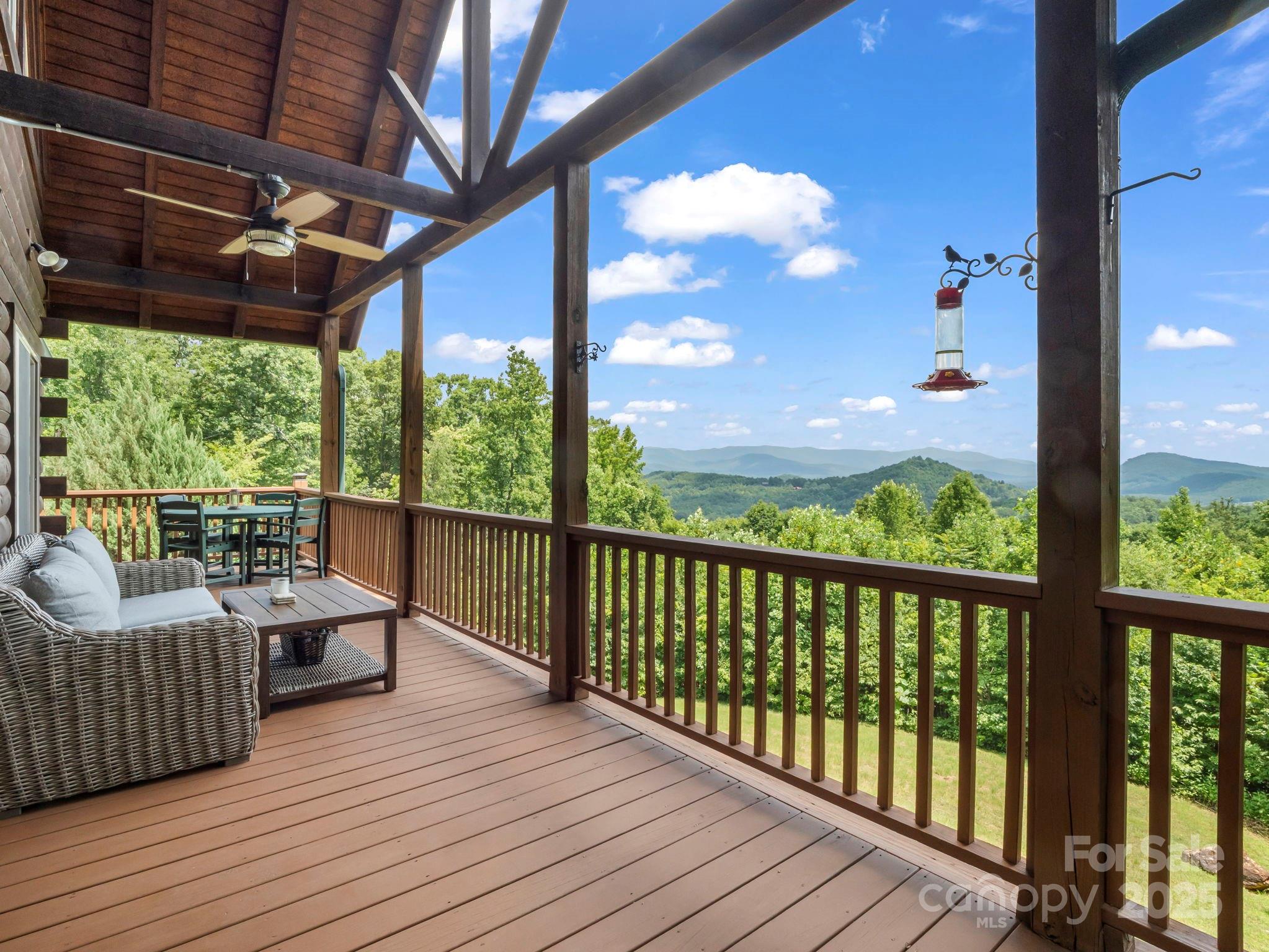 537 Summit Parkway Property Photo 1