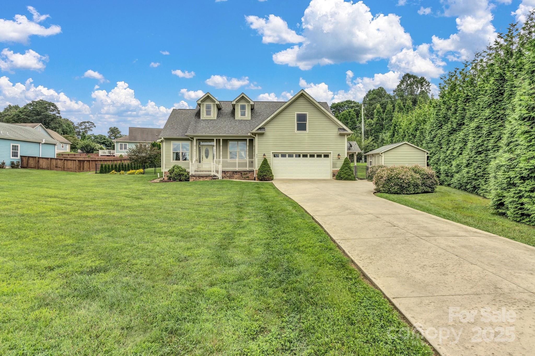432 Oak Grove Road Property Photo 1
