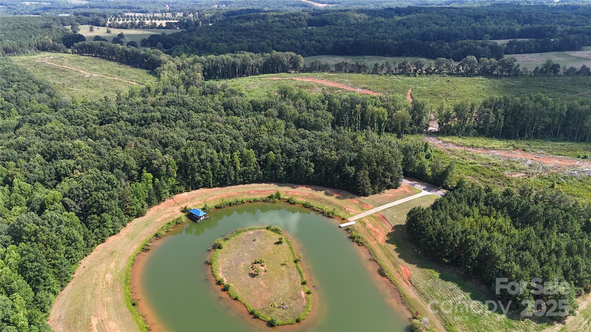 4446 Mirror Lake Drive Property Photo 5