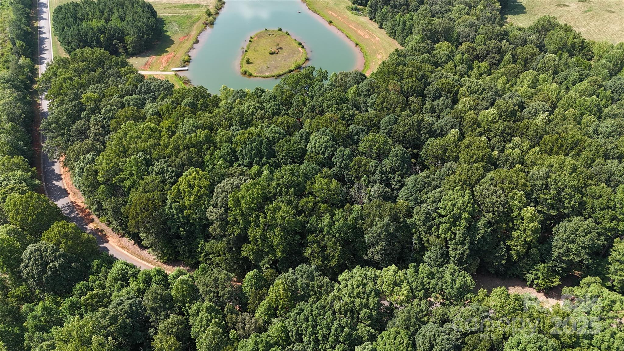 4446 Mirror Lake Drive Property Photo 9