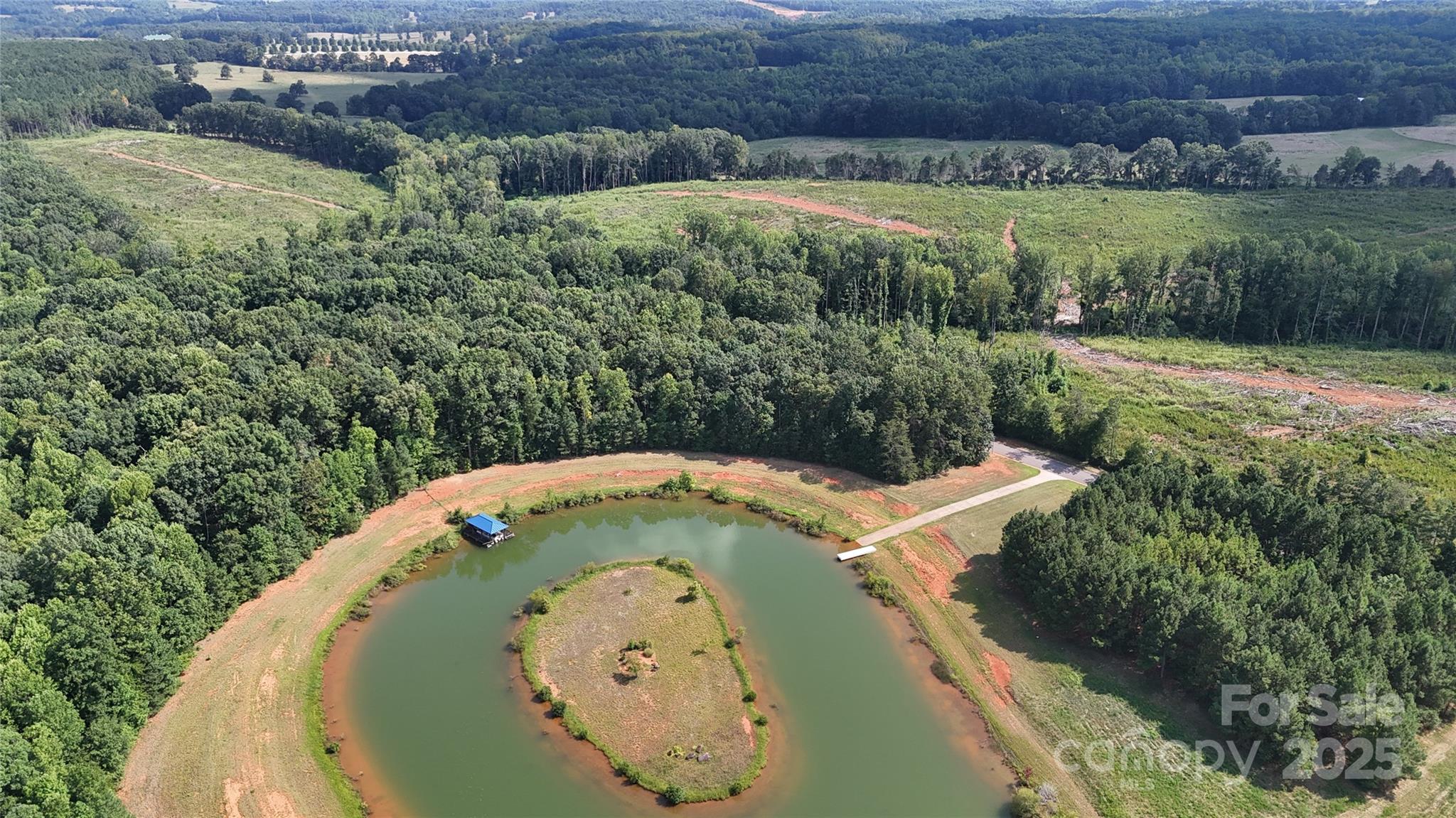 4446 Mirror Lake Drive Property Photo 11