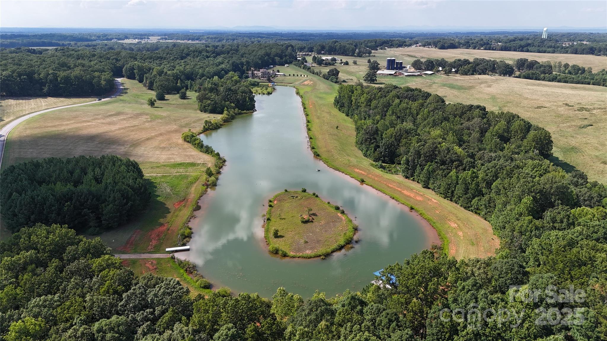 4446 Mirror Lake Drive Property Photo 12