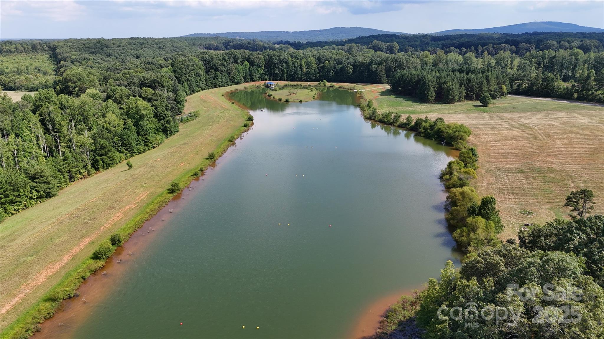 4446 Mirror Lake Drive Property Photo 16