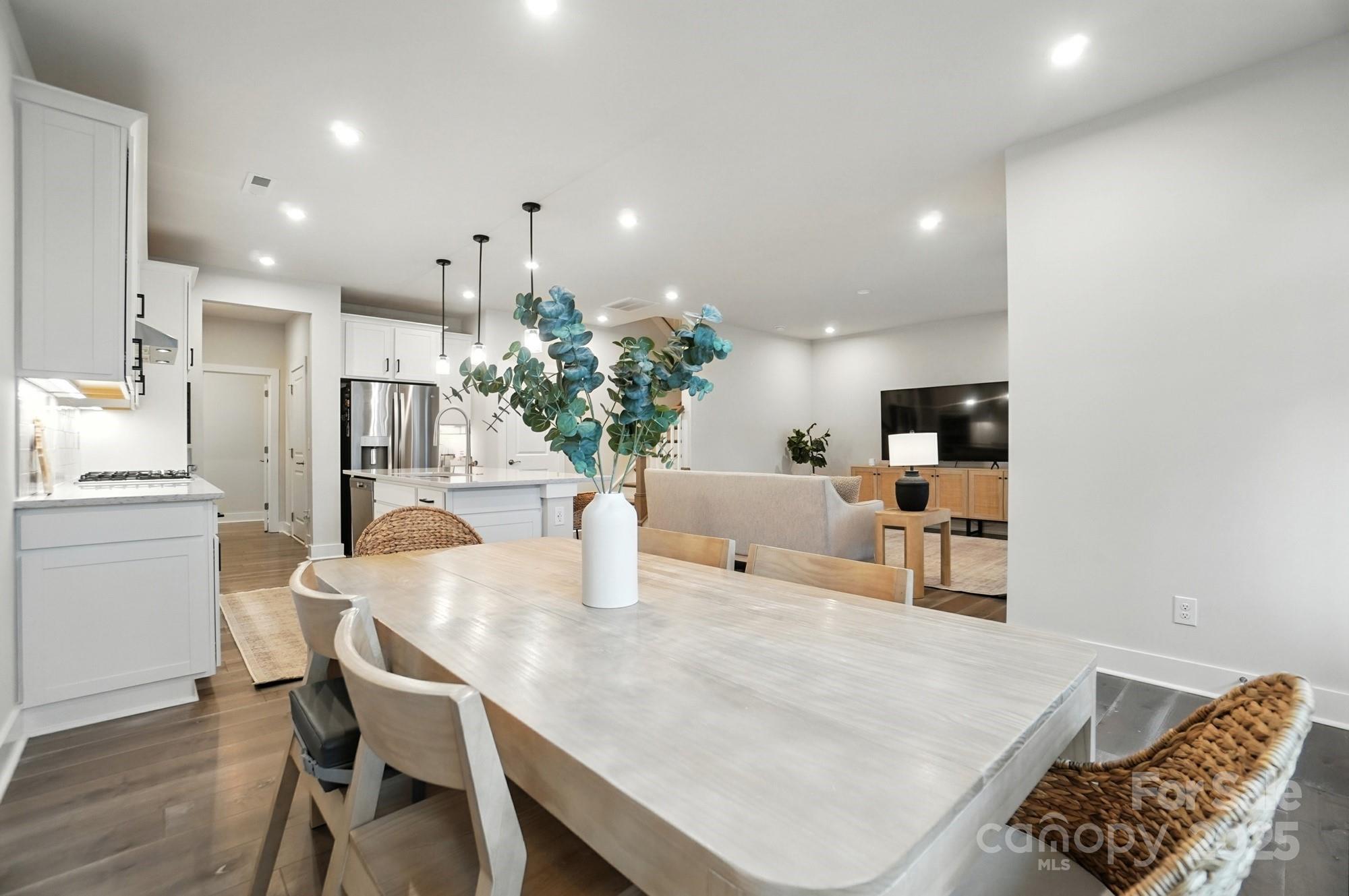 304 Ardmore Drive Property Photo 5