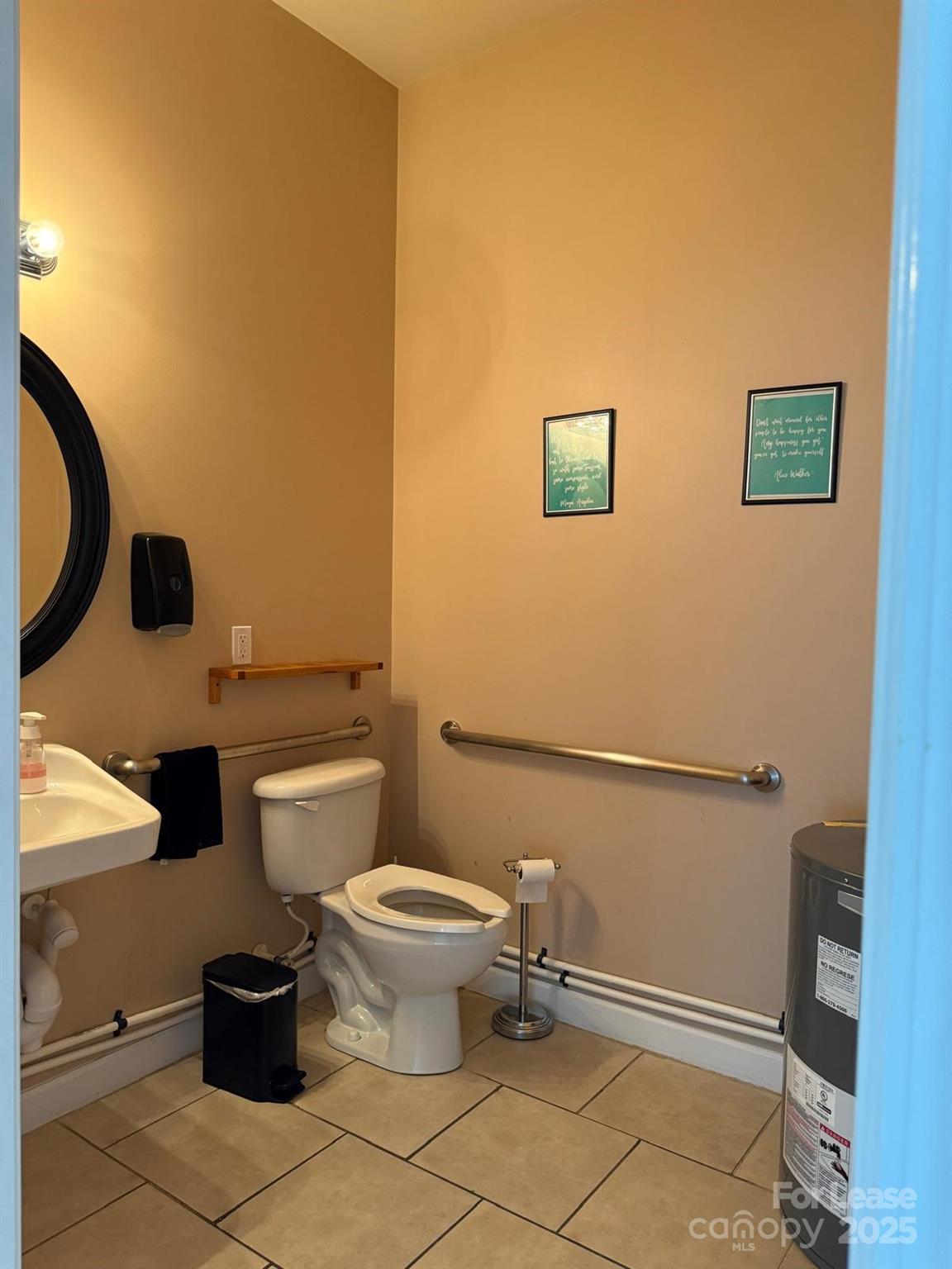 2084 Ayrsley Town Boulevard Unit A Property Photo 5