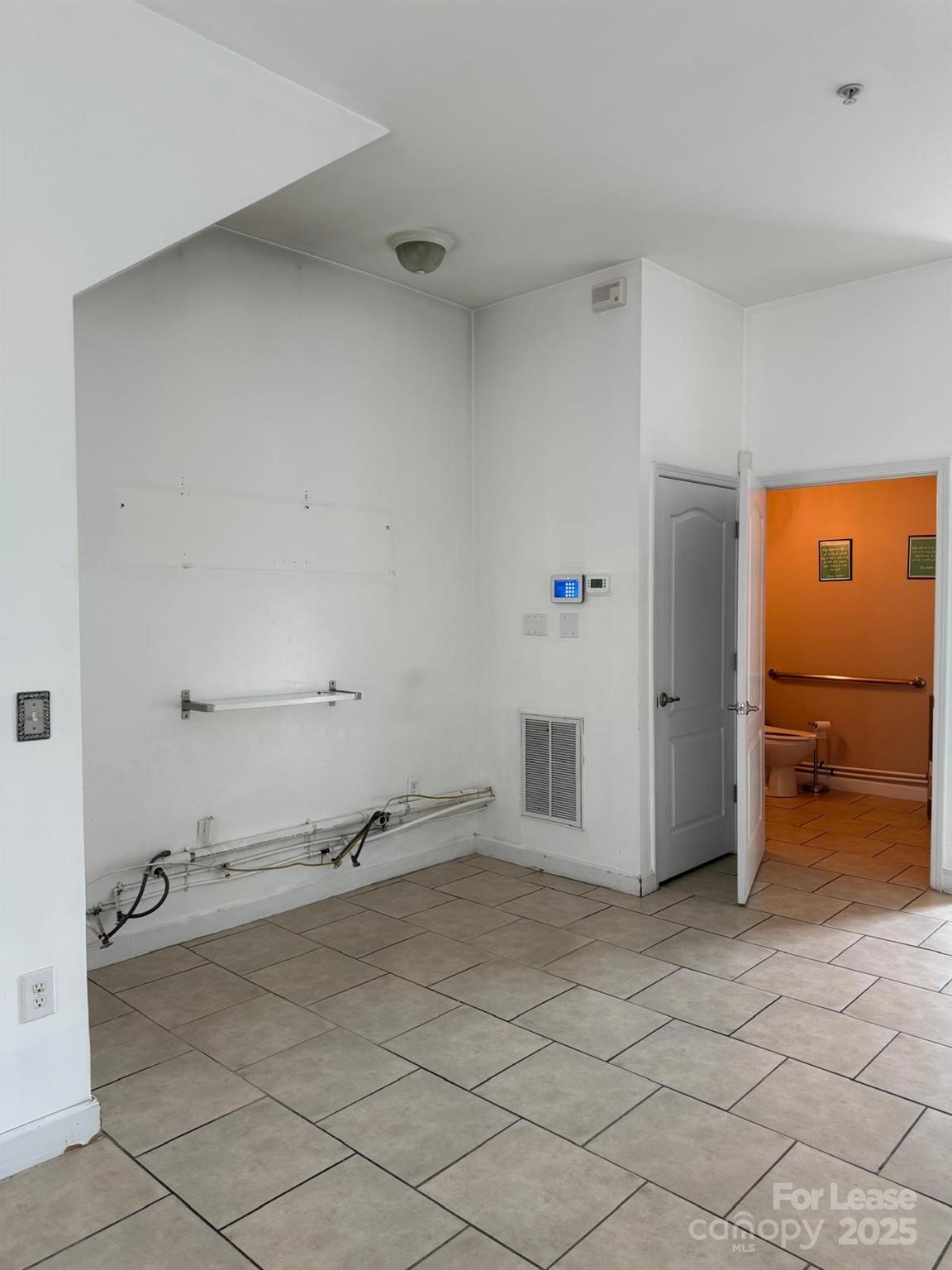 2084 Ayrsley Town Boulevard Unit A Property Photo 6