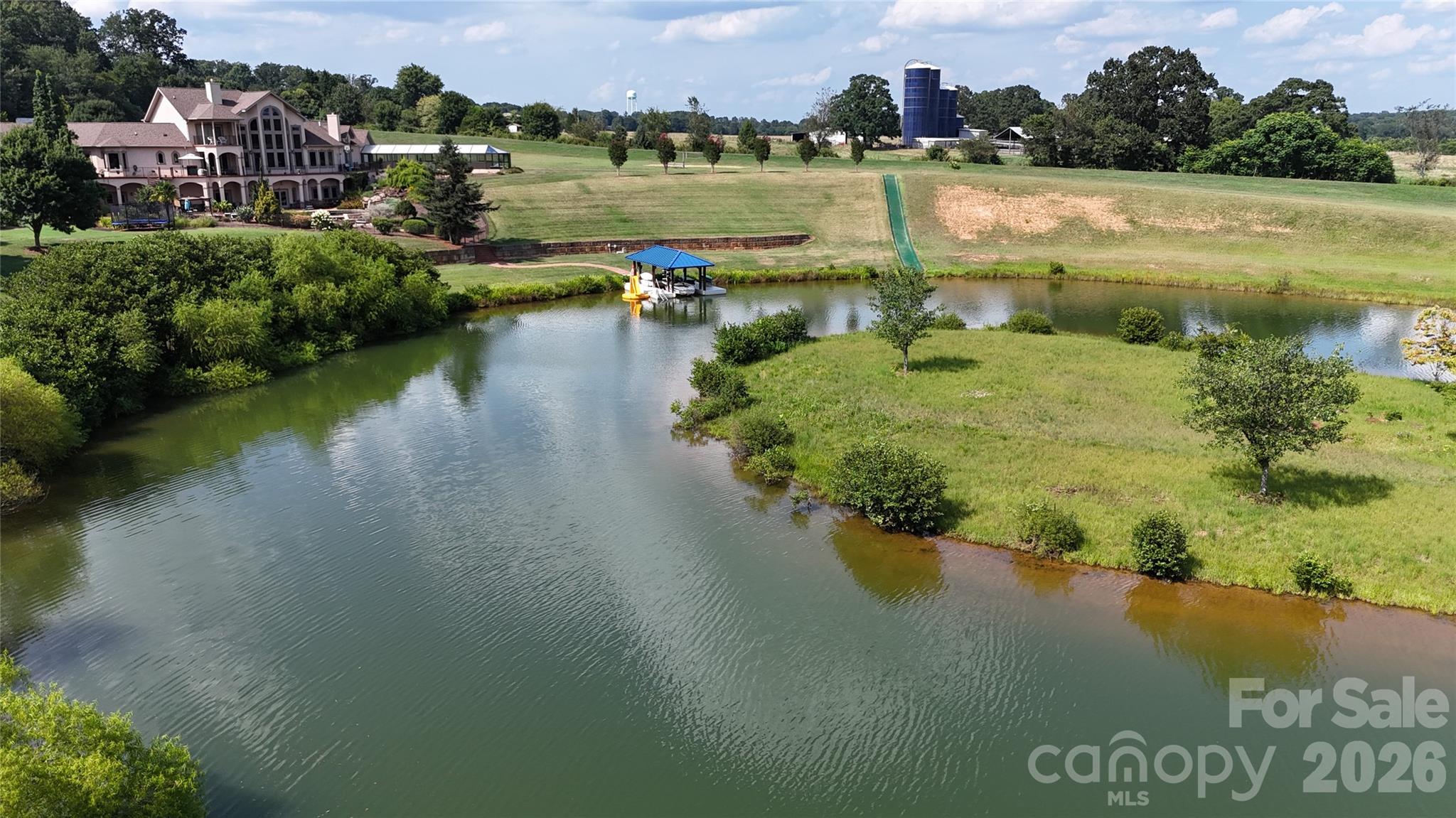 4604 Mirror Lake Drive Property Photo 4