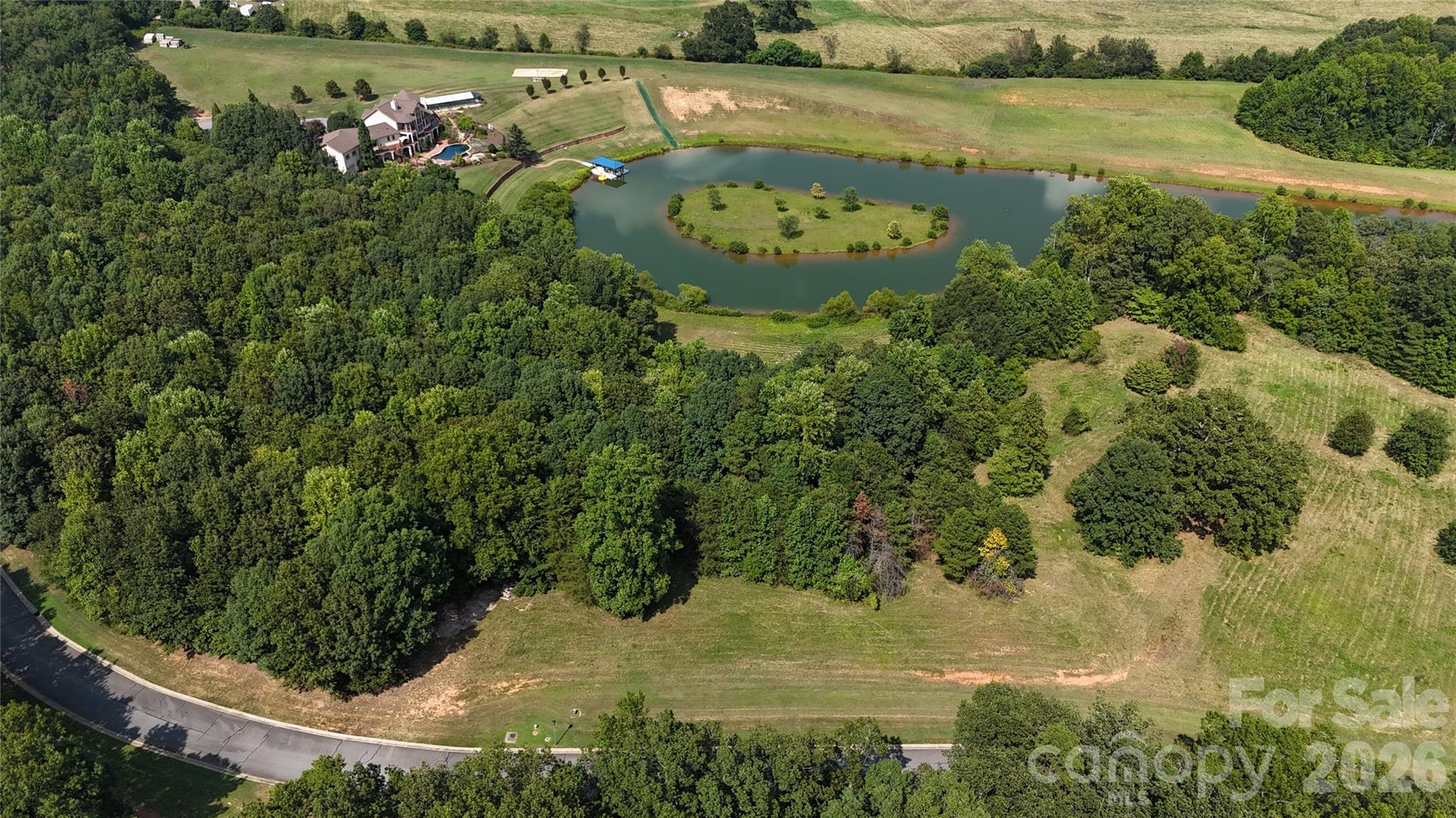 4604 Mirror Lake Drive Property Photo 7