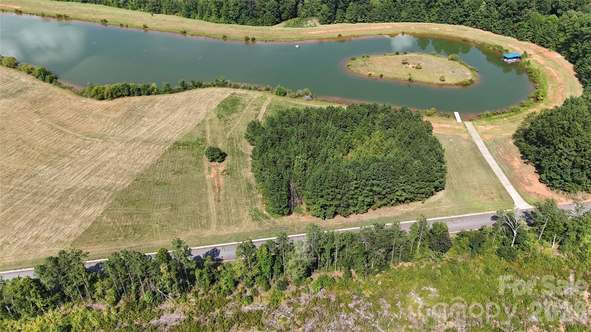 4488 Mirror Lake Drive Property Photo 4
