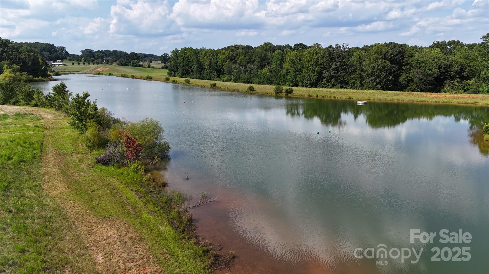 4488 Mirror Lake Drive Property Photo 5