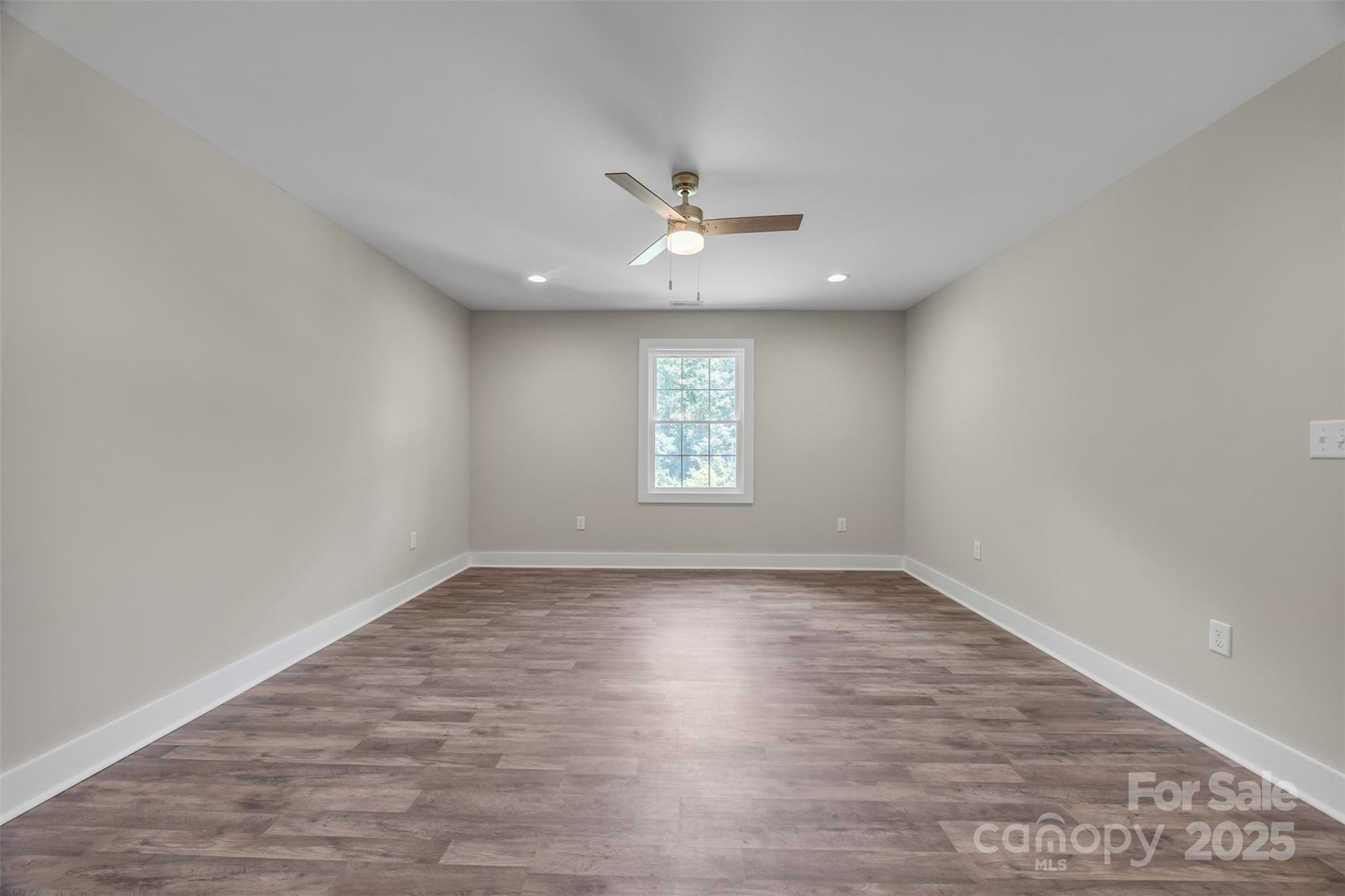 2349 Ellen Street 27 Property Photo 27