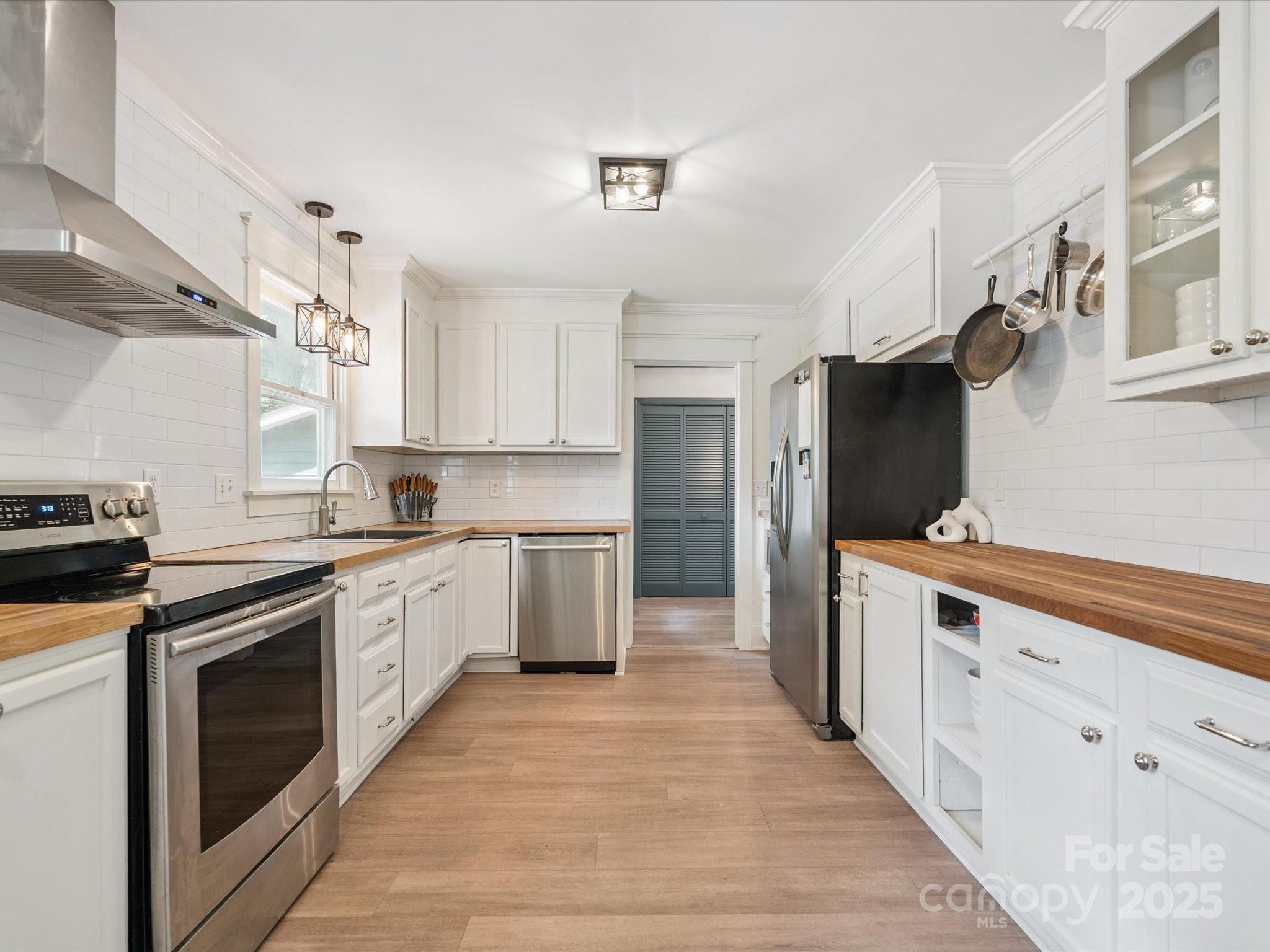 1624 Brook Drive Property Photo 14