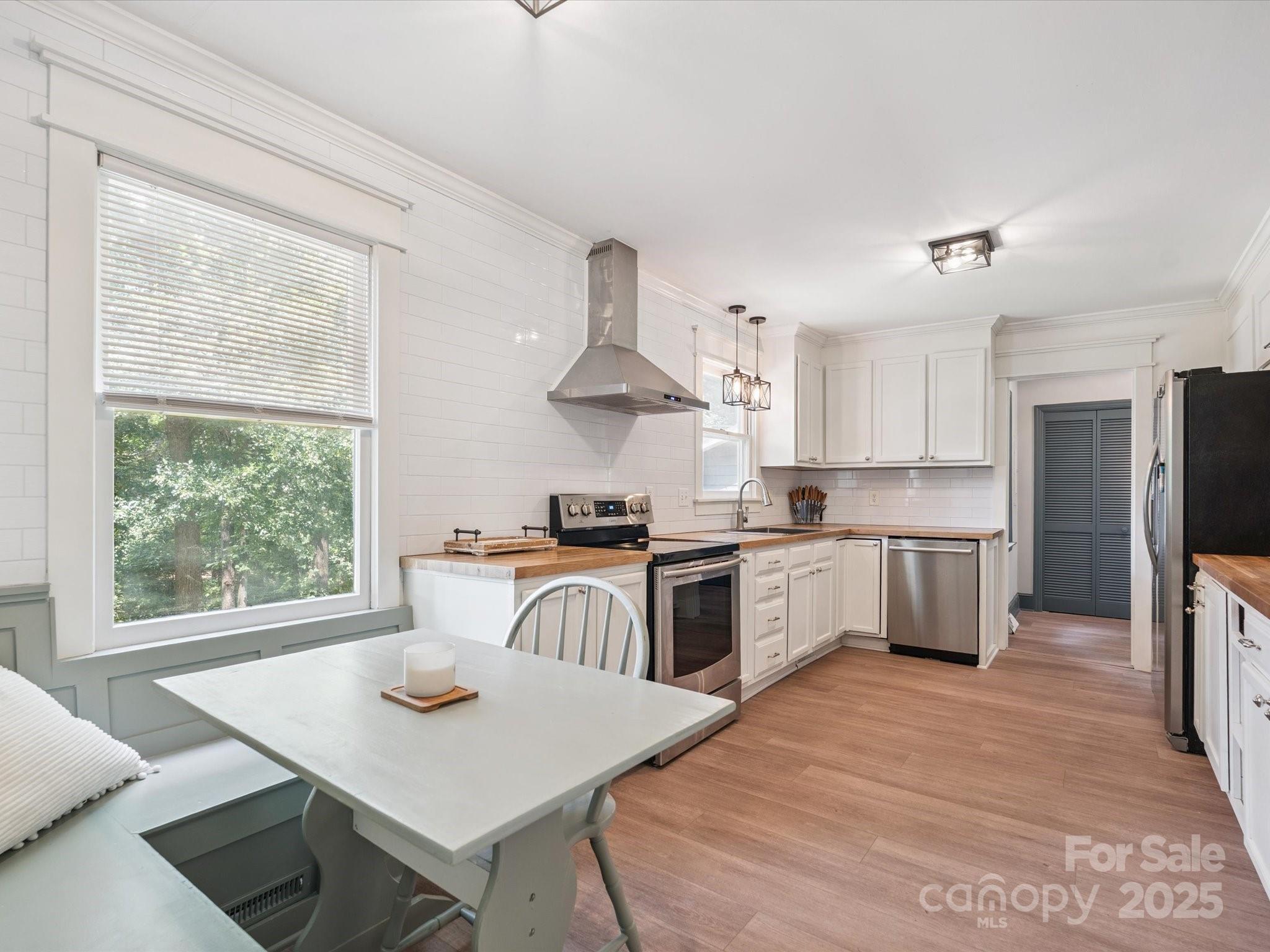 1624 Brook Drive Property Photo 15
