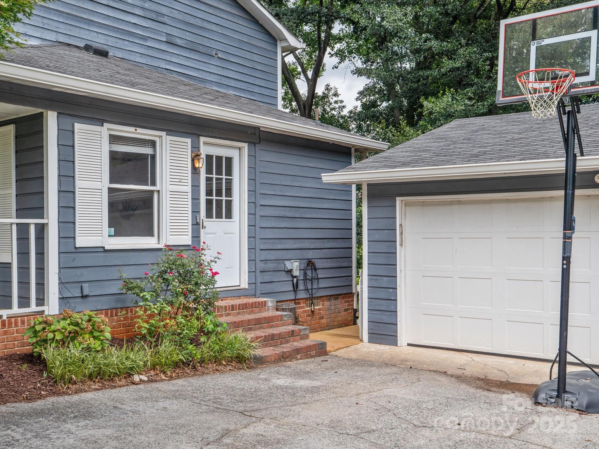 1624 Brook Drive Property Photo 39
