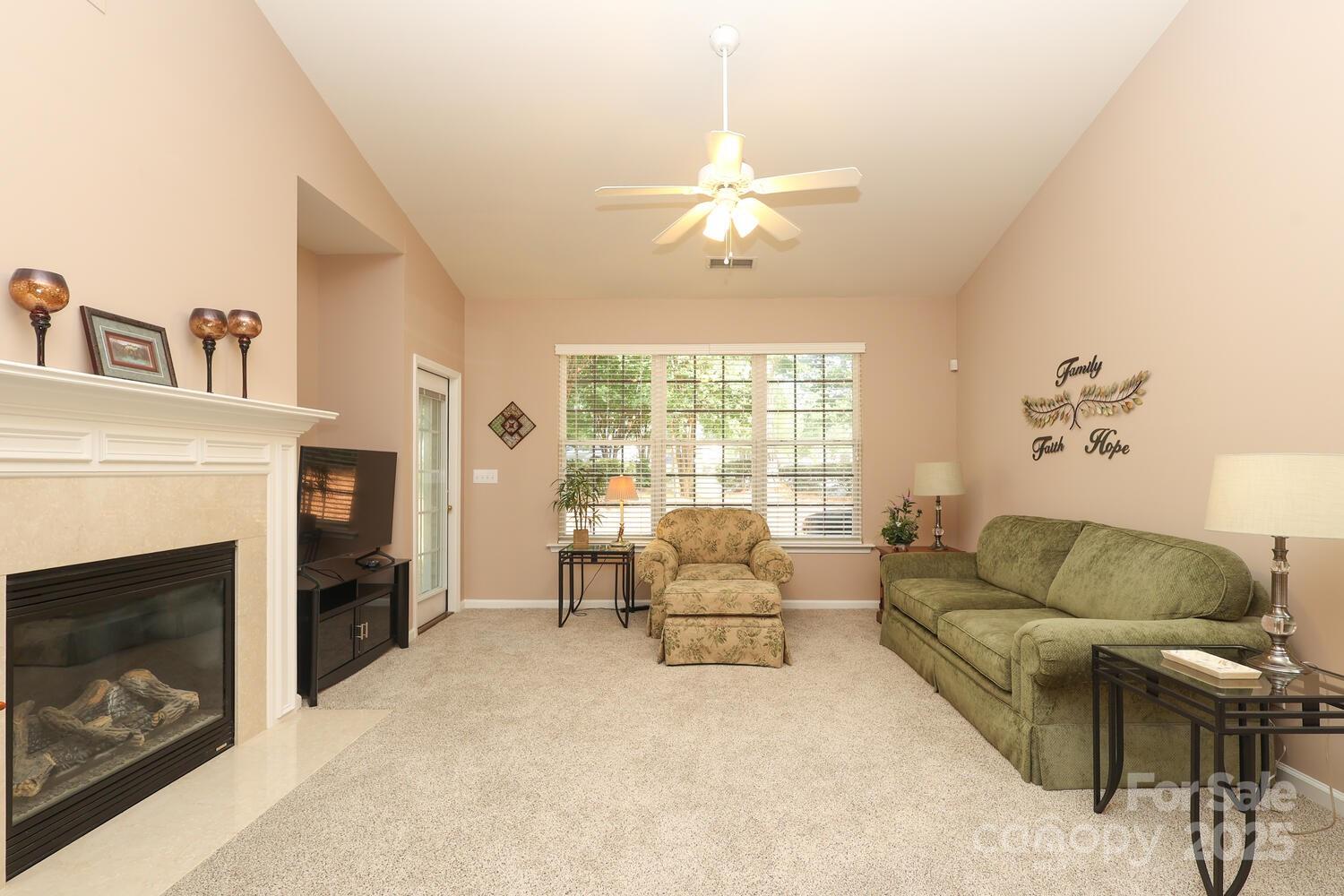 6250 Meadow Glen Lane Property Photo 4