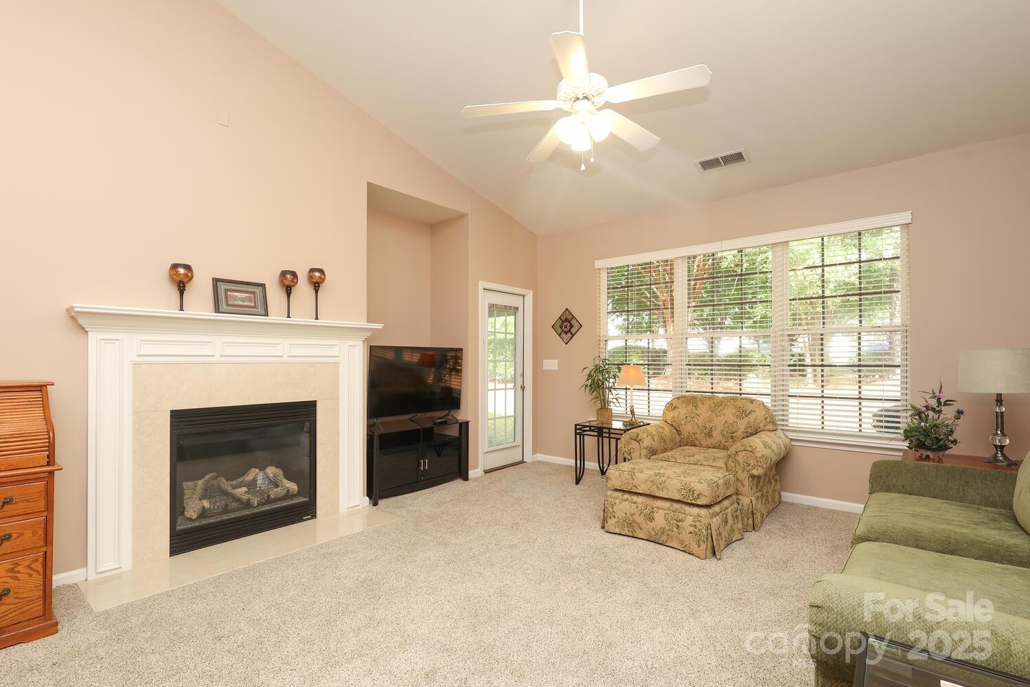 6250 Meadow Glen Lane Property Photo 7