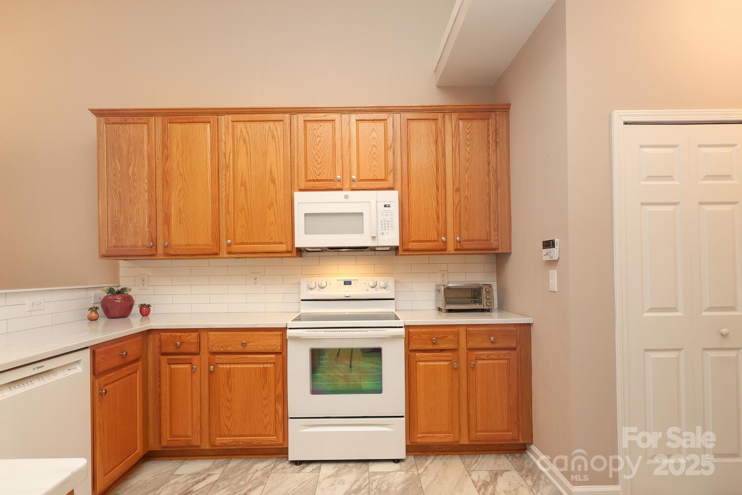 6250 Meadow Glen Lane Property Photo 10
