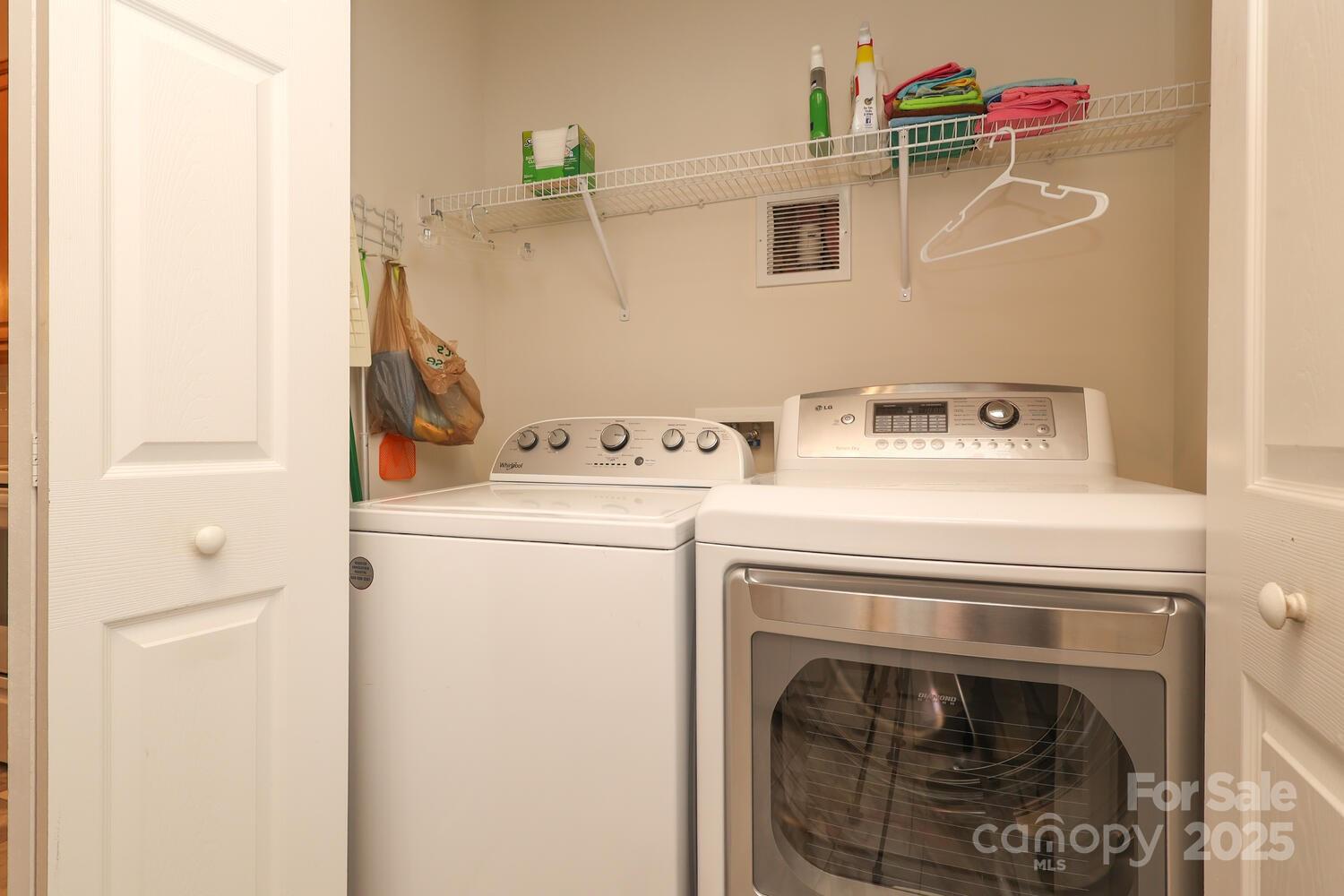 6250 Meadow Glen Lane Property Photo 11