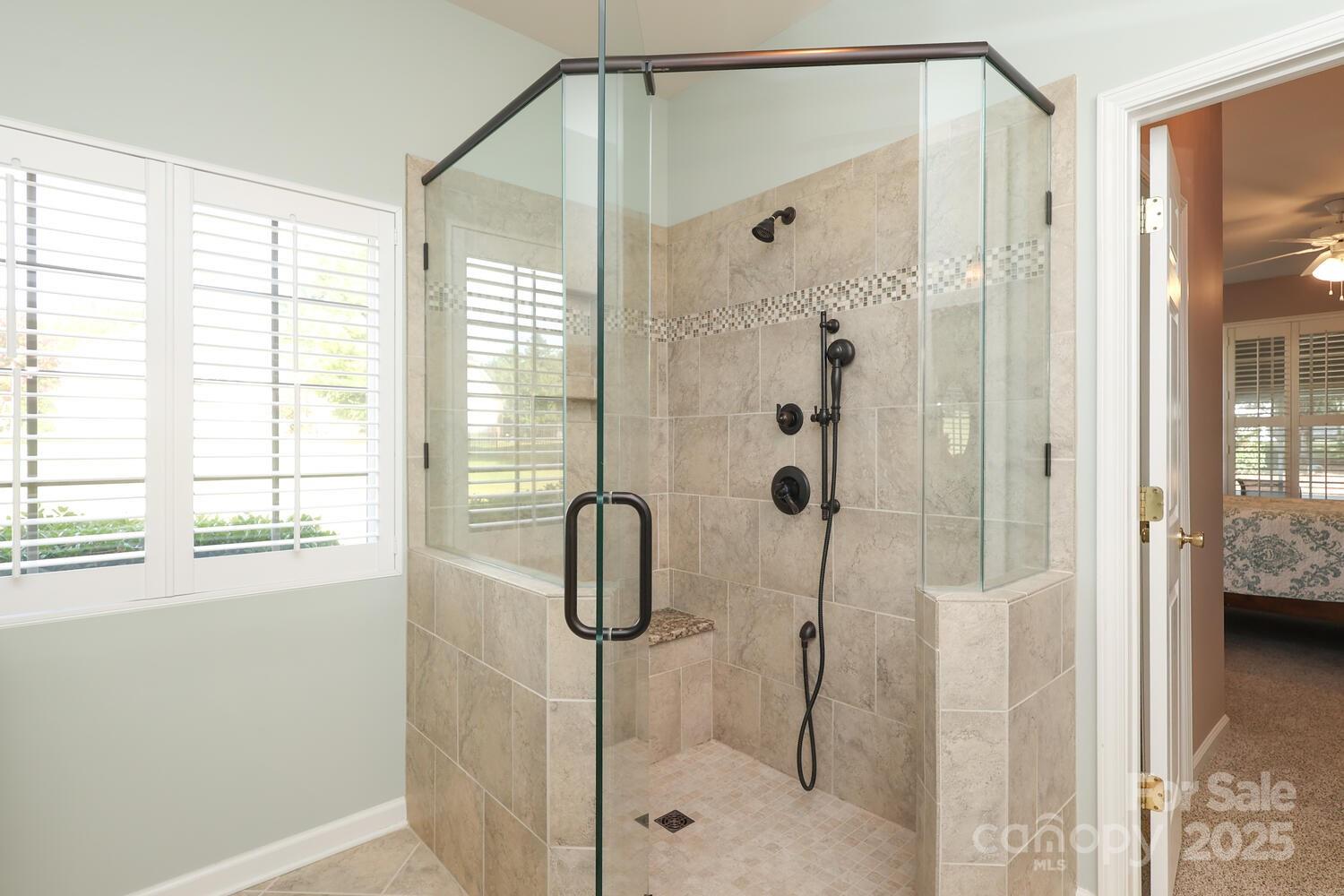 6250 Meadow Glen Lane Property Photo 19