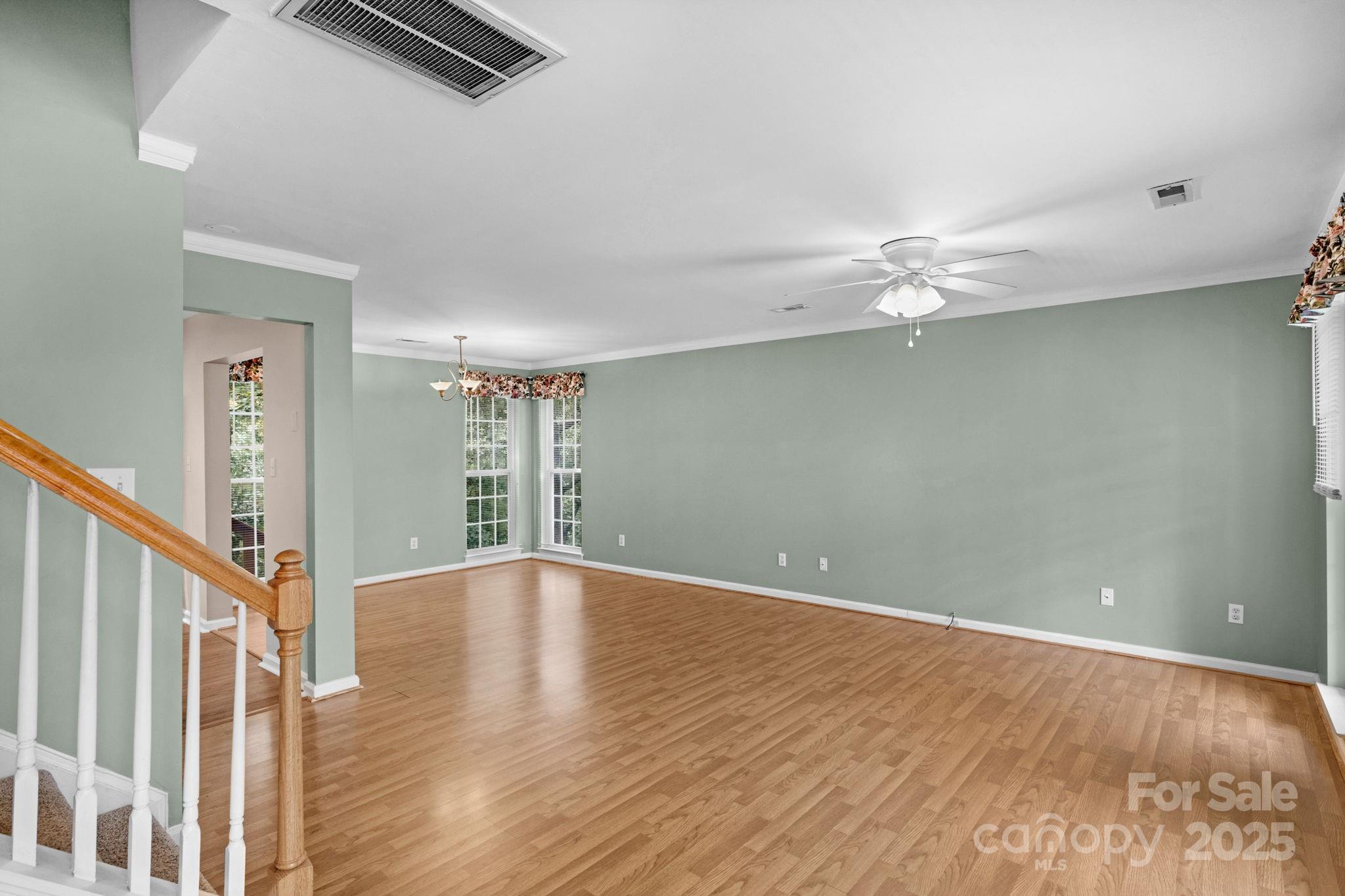 923 Buttermilk Lane Property Photo 7