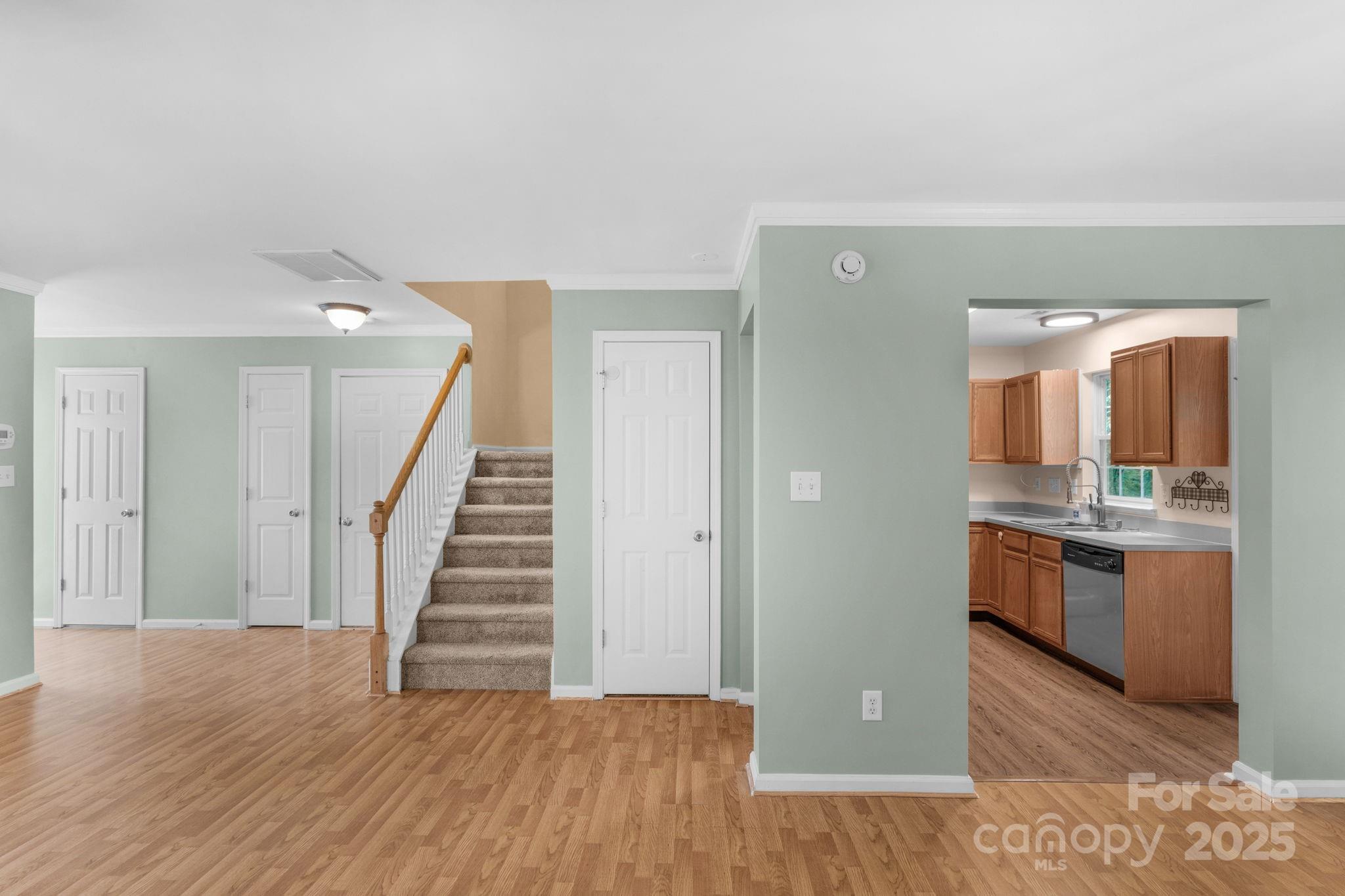 923 Buttermilk Lane Property Photo 11