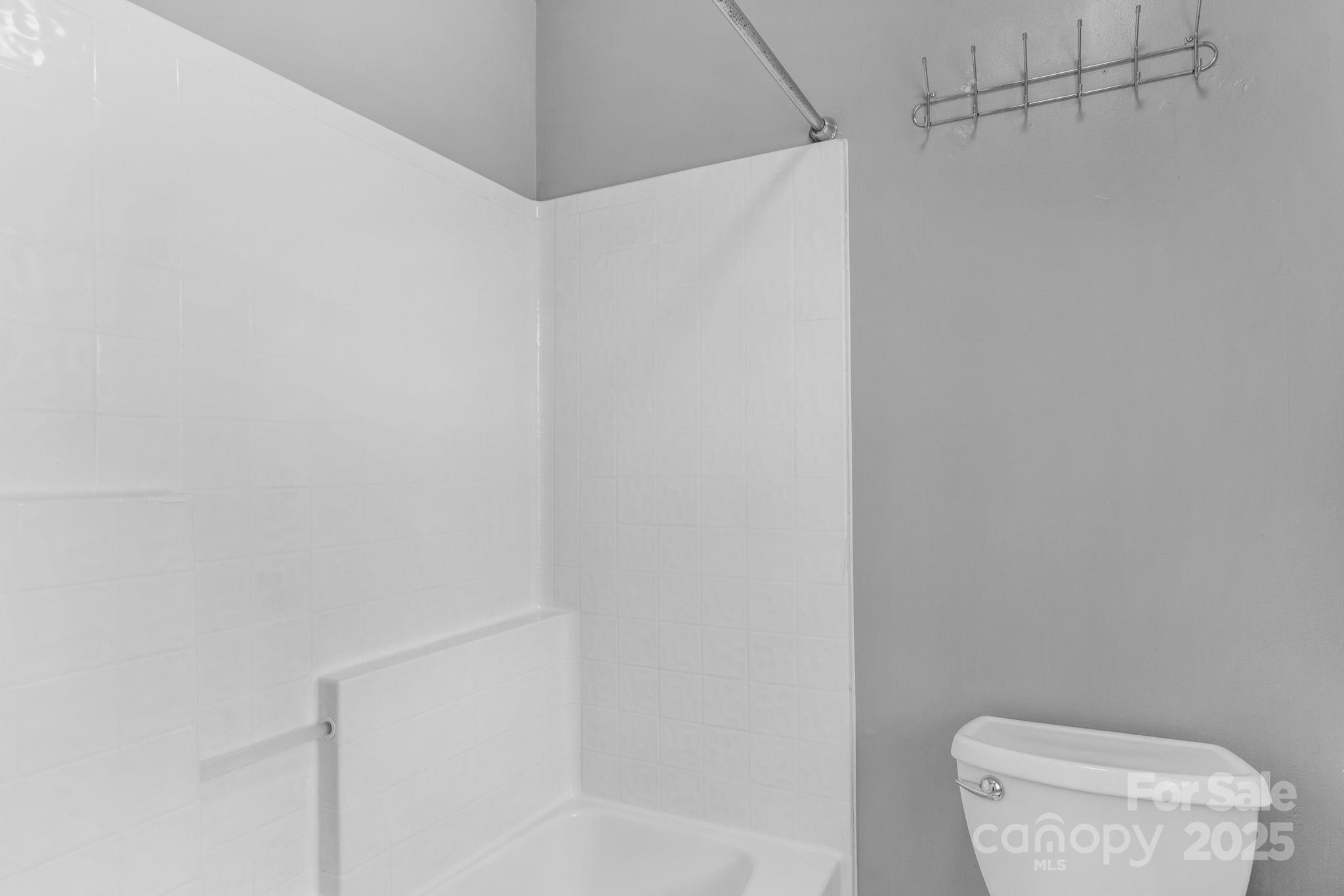 923 Buttermilk Lane Property Photo 27