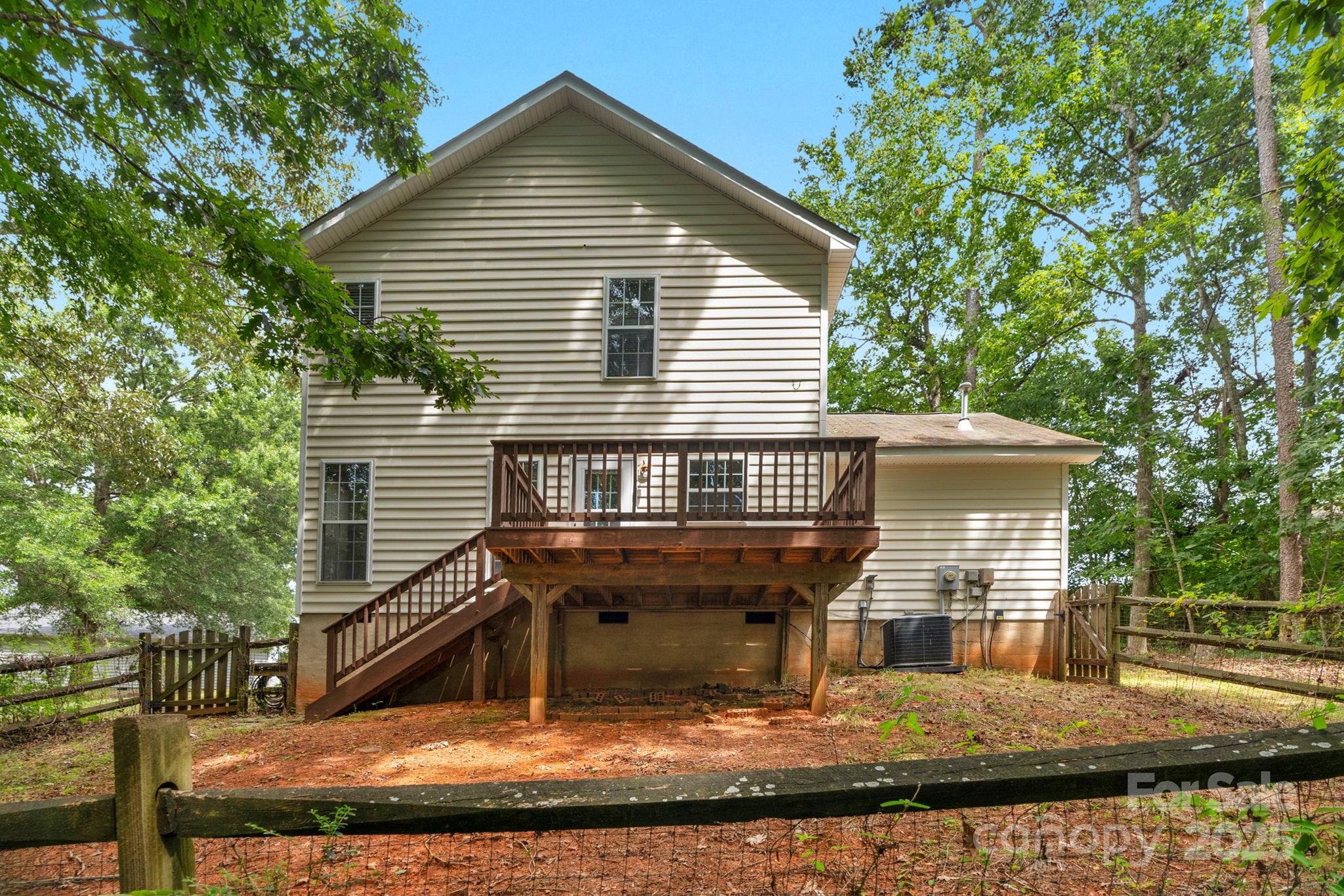 923 Buttermilk Lane Property Photo 36