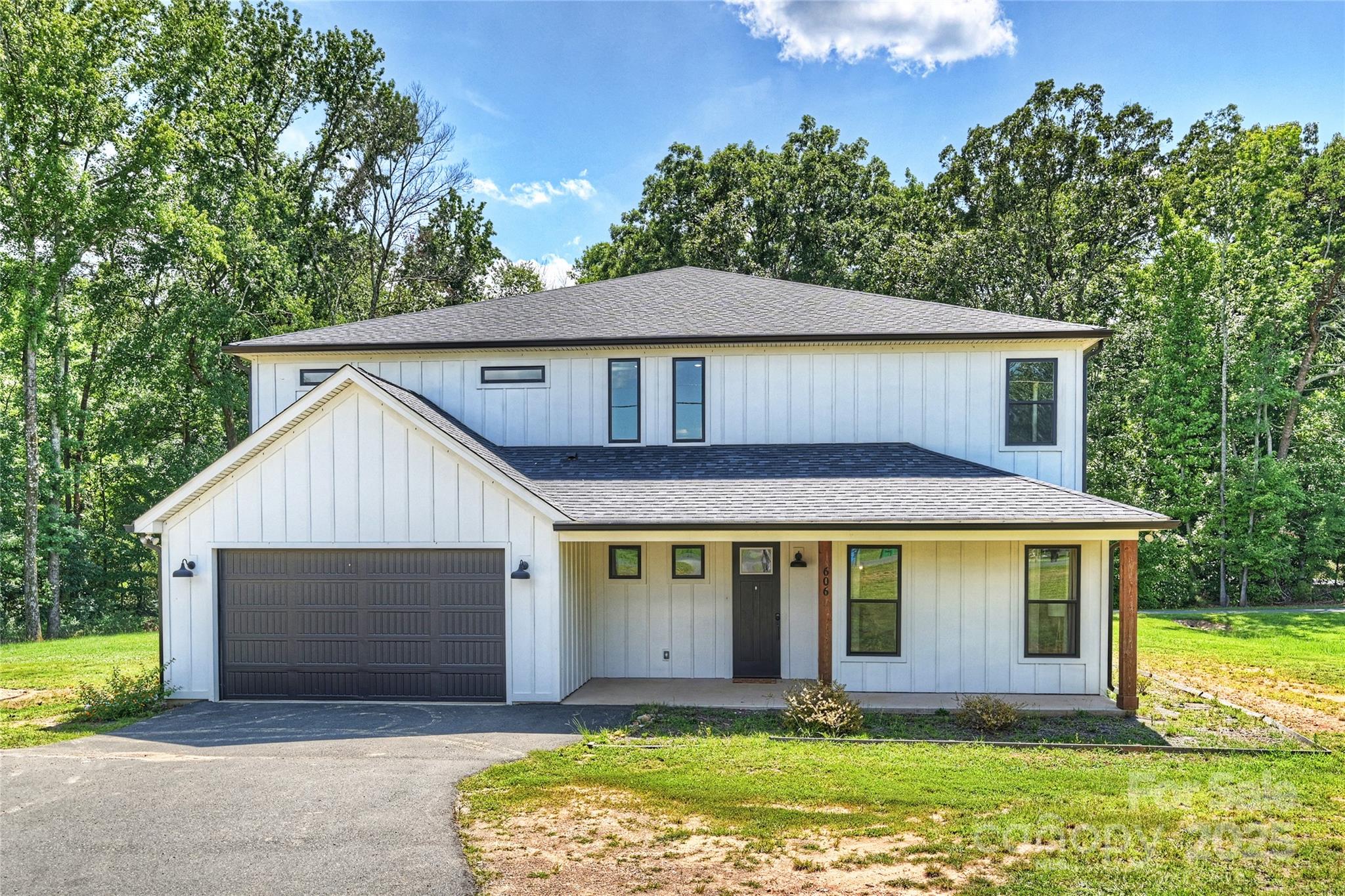 606 Elm Street Property Photo 1