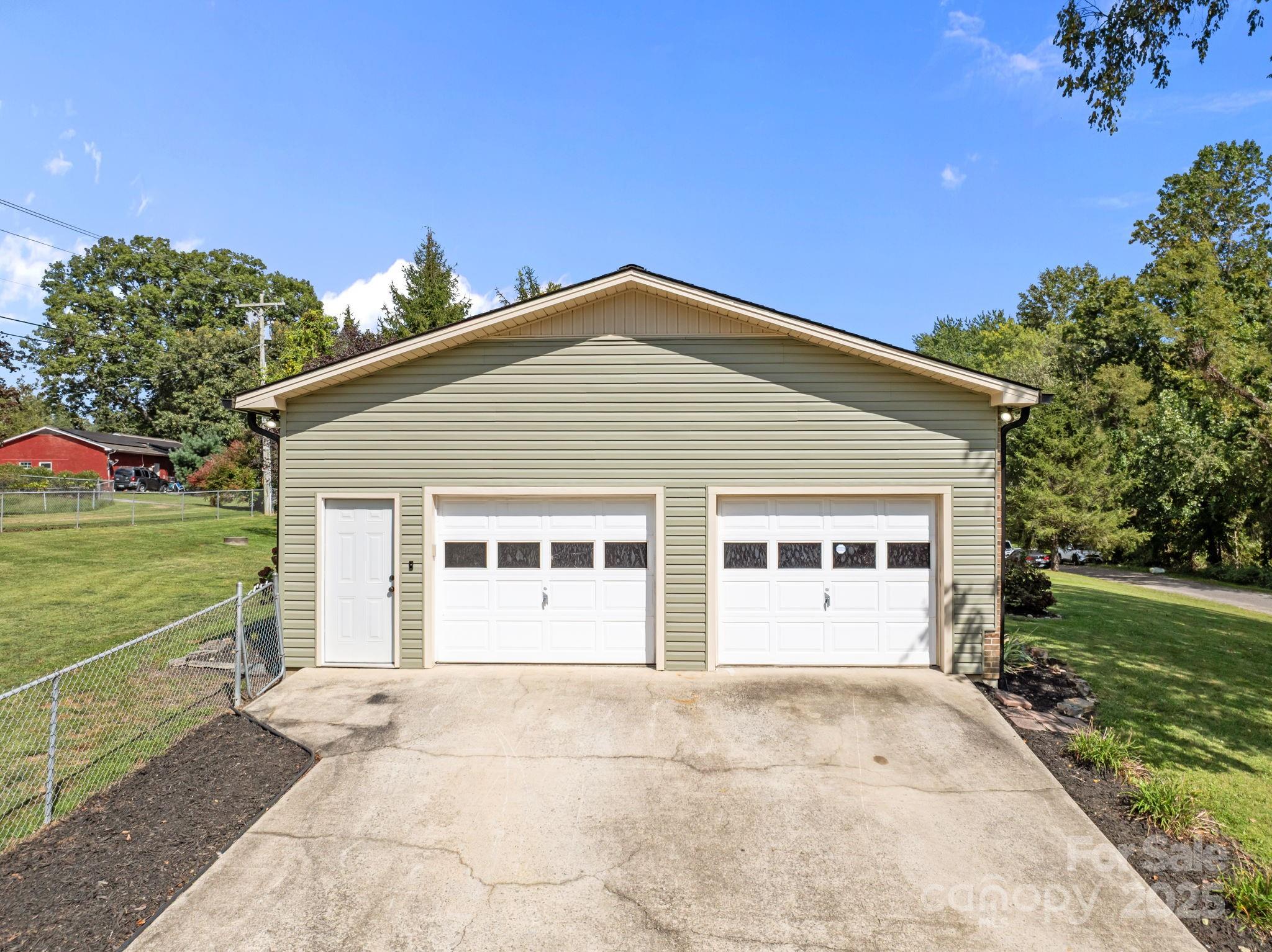 145 Allenwood Circle Property Photo 8