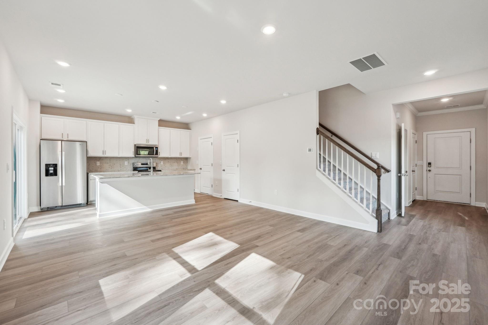 301 Alden Court Property Photo 3