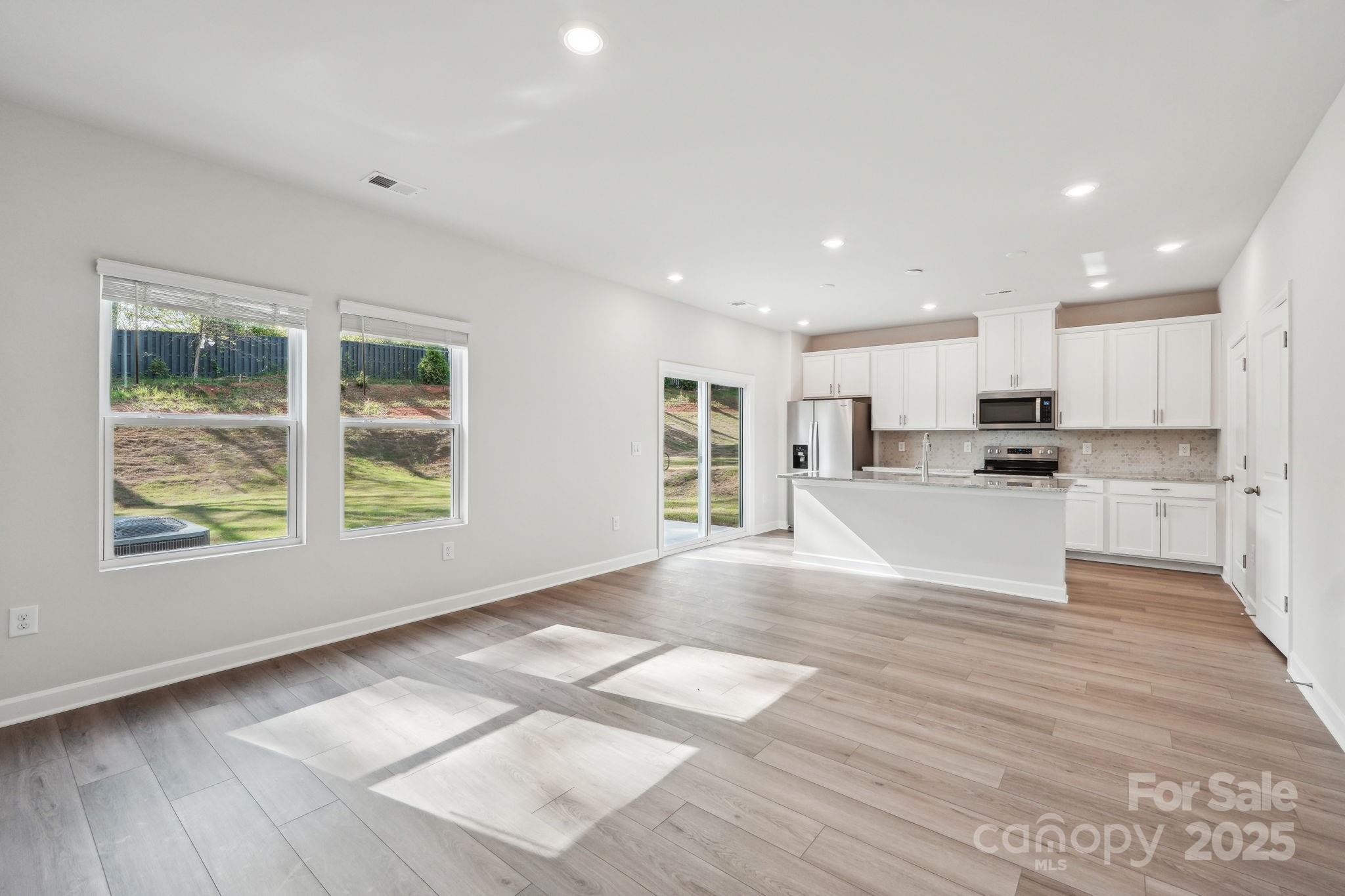 301 Alden Court Property Photo 4
