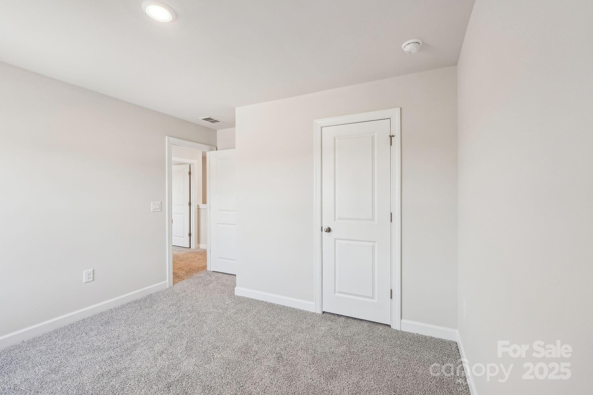 301 Alden Court Property Photo 10