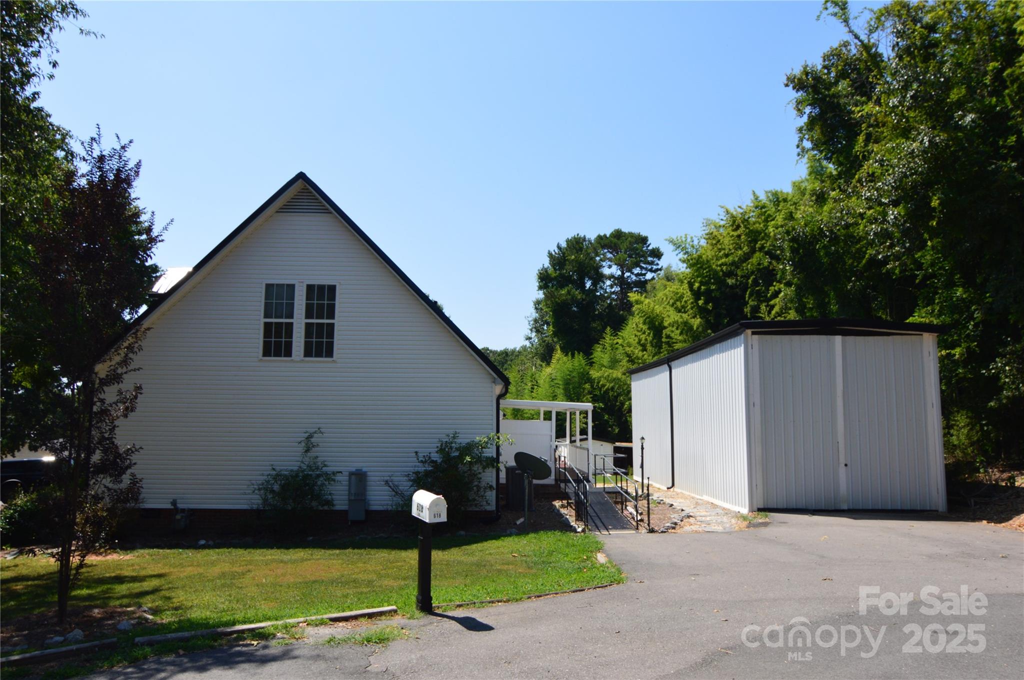 618 Camp Rotary Road Property Photo 3