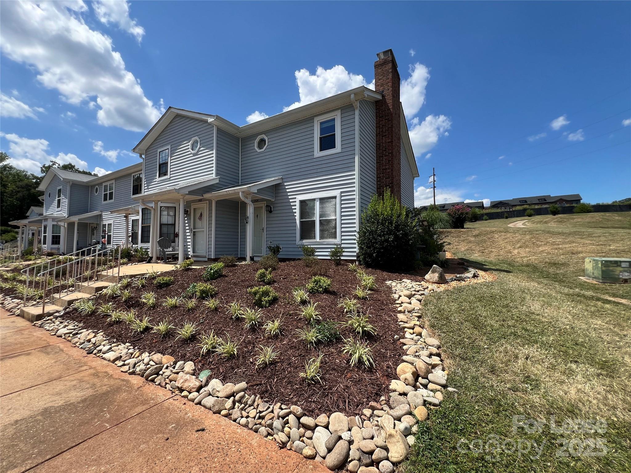 1424 River Drive Property Photo 1