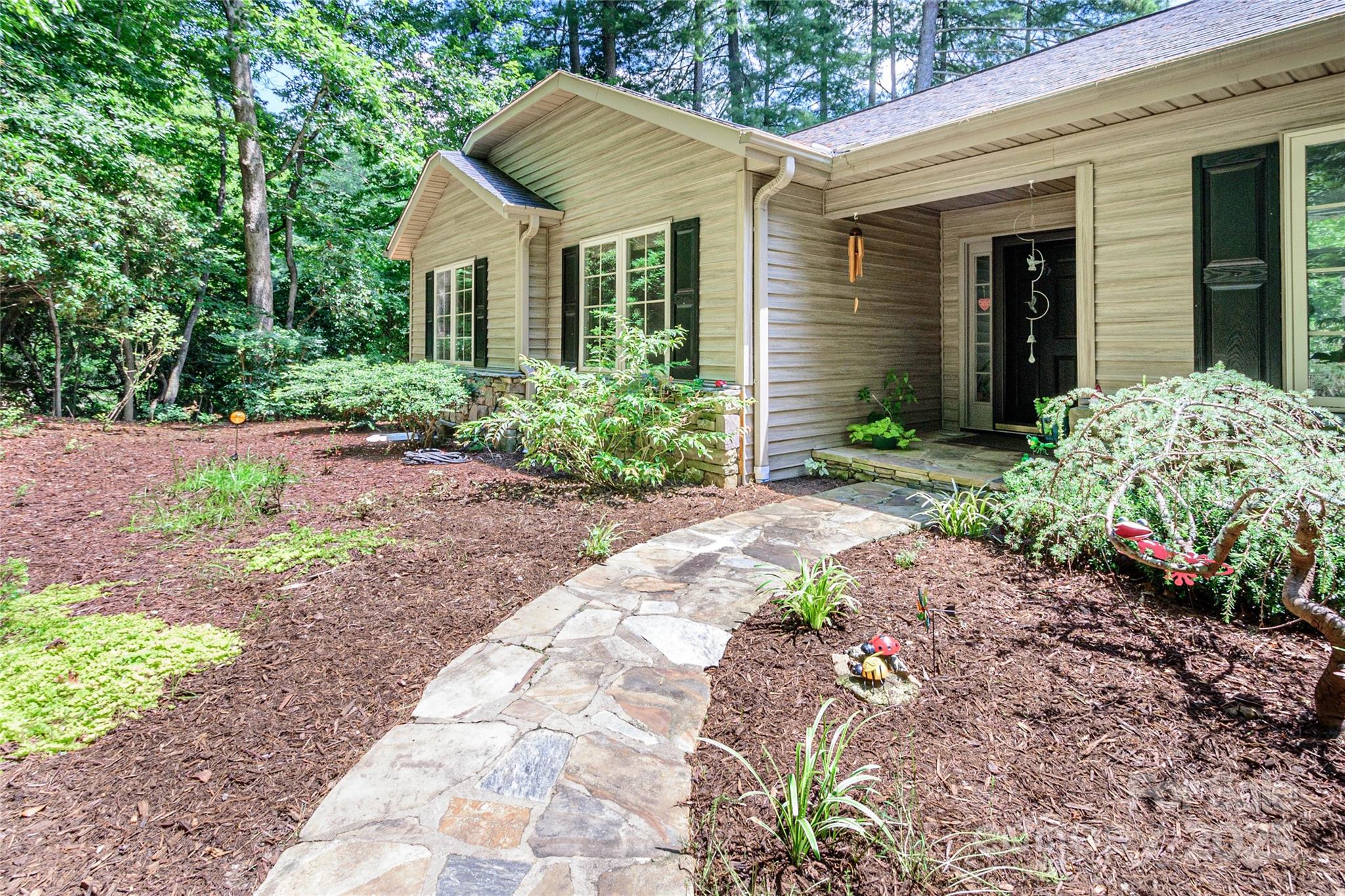 35 Tall Pines Road Property Photo 1