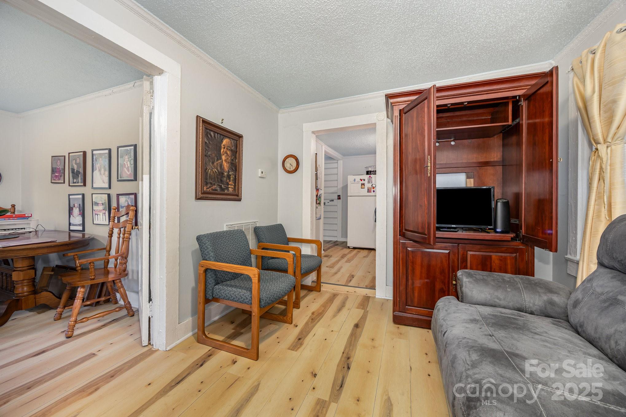 1110 Wall Street Property Photo 6