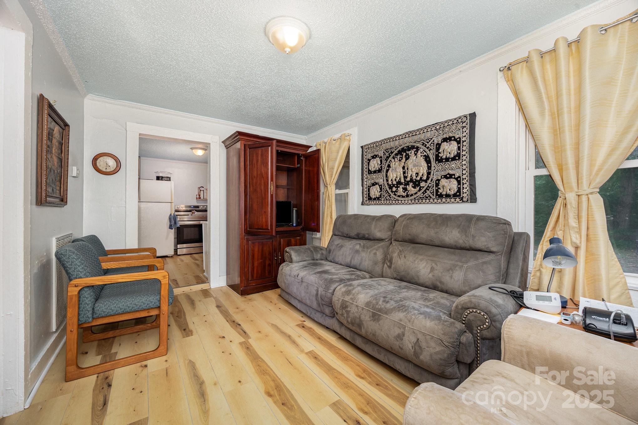 1110 Wall Street Property Photo 7