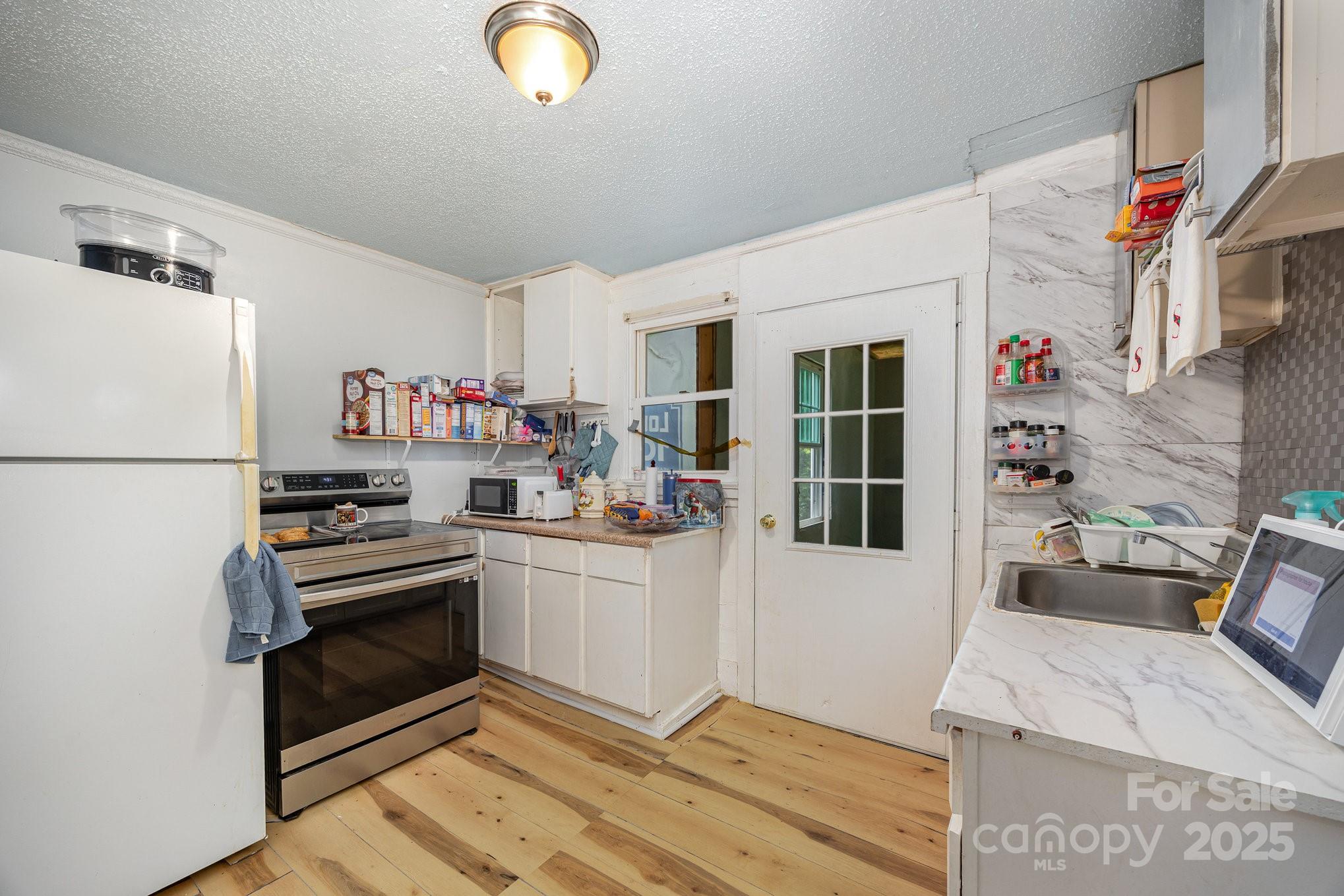 1110 Wall Street Property Photo 11